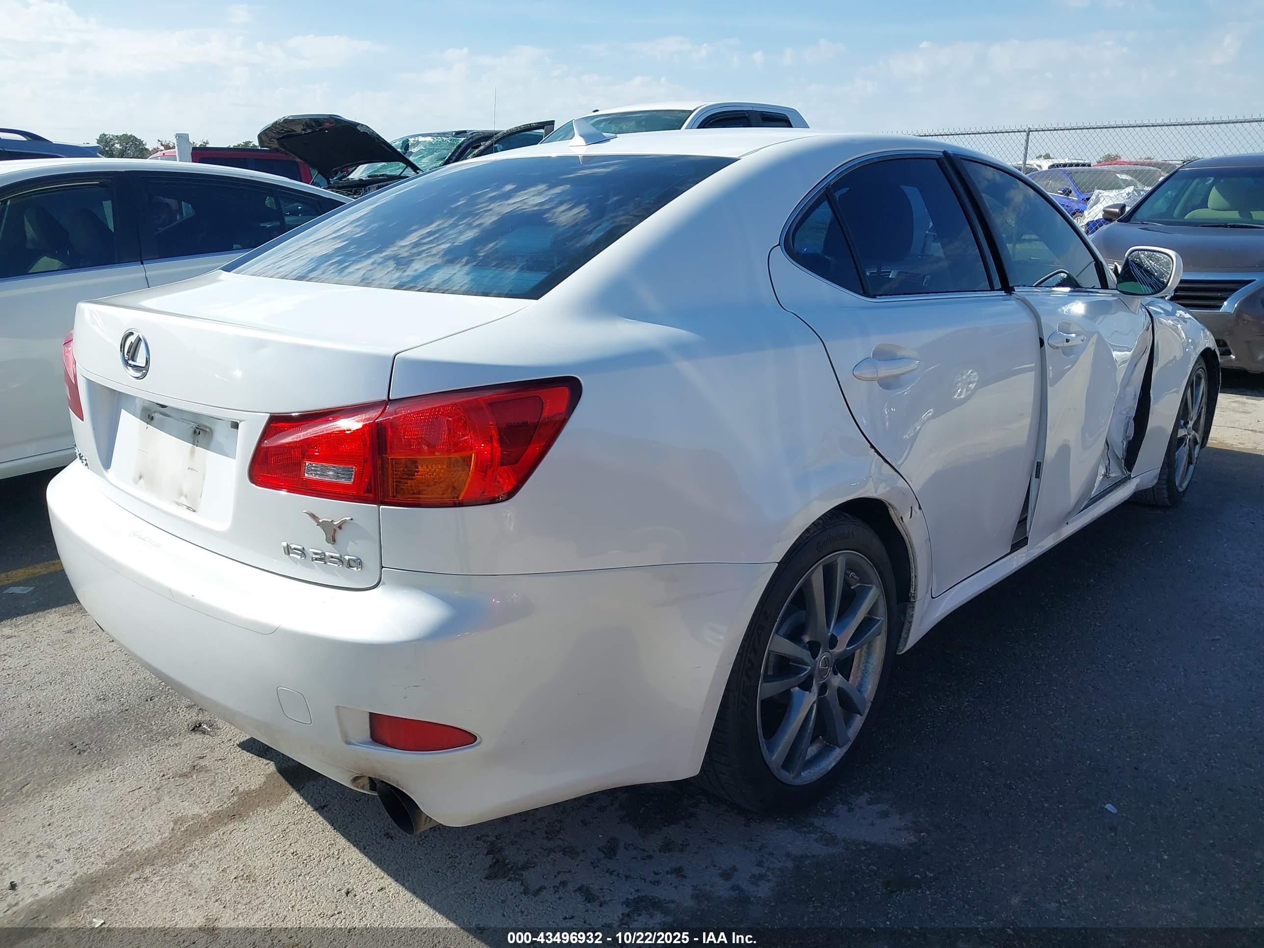 LEXUS IS image 4