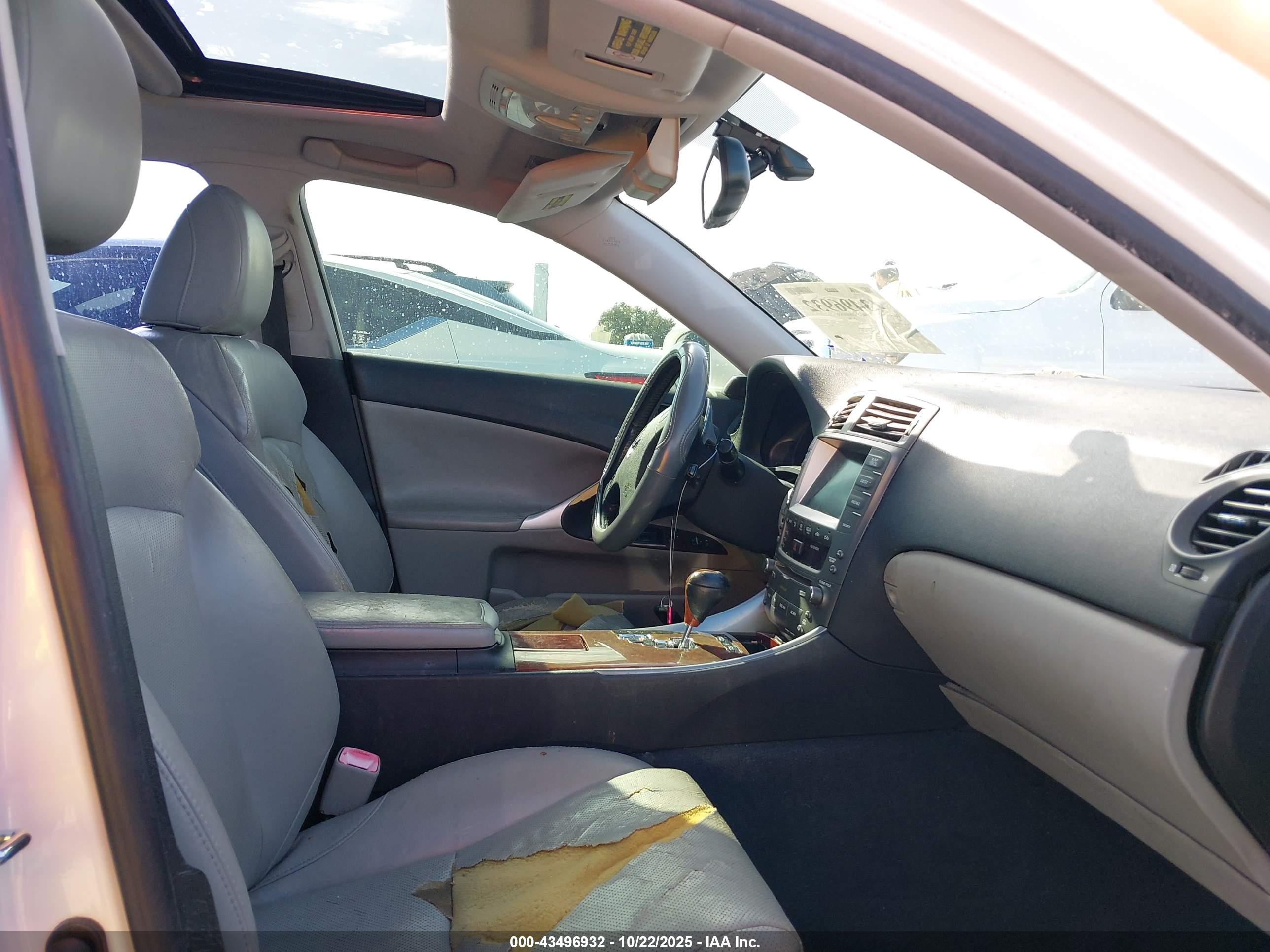 LEXUS IS image 5