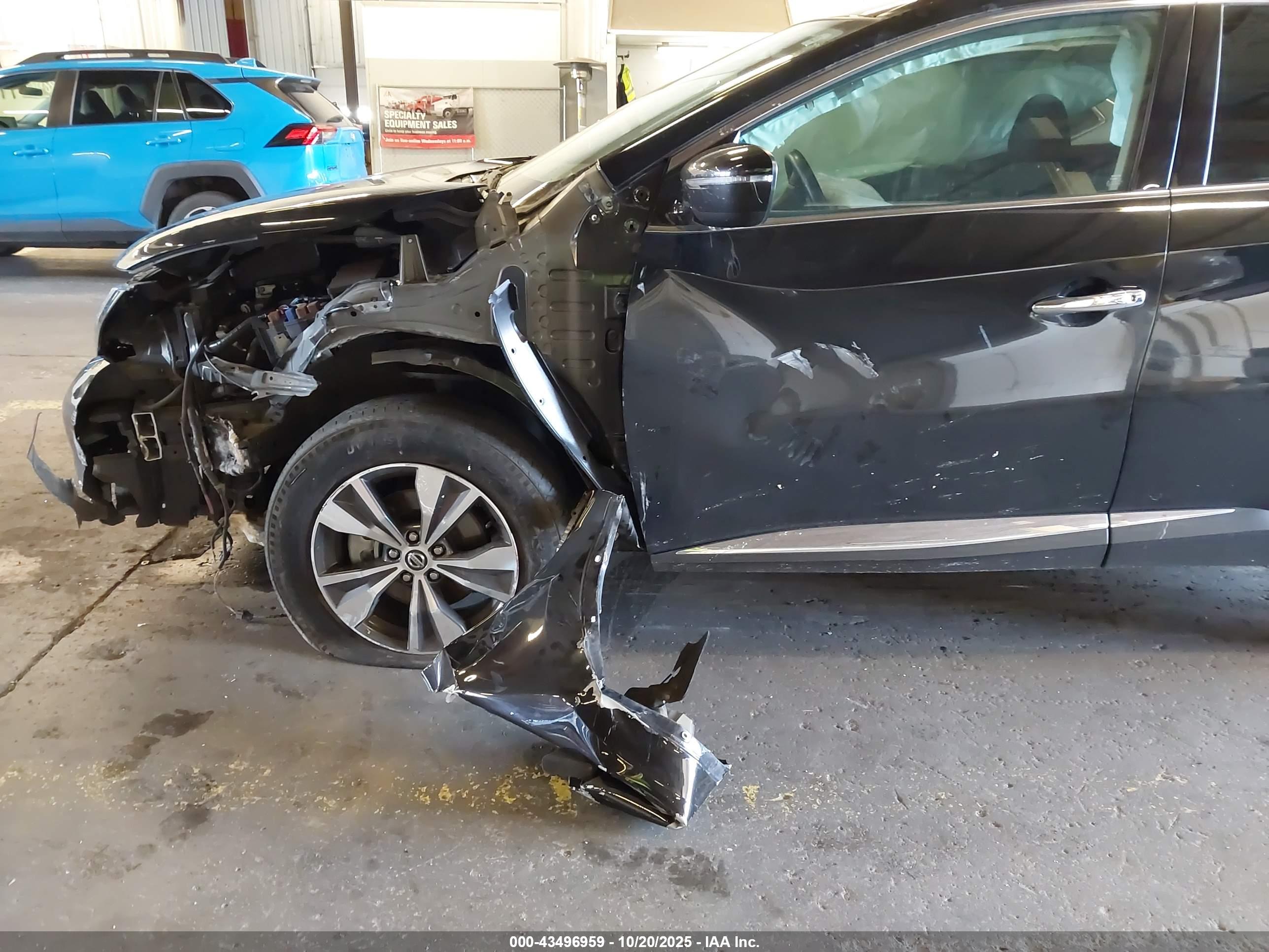 NISSAN MURANO image 6