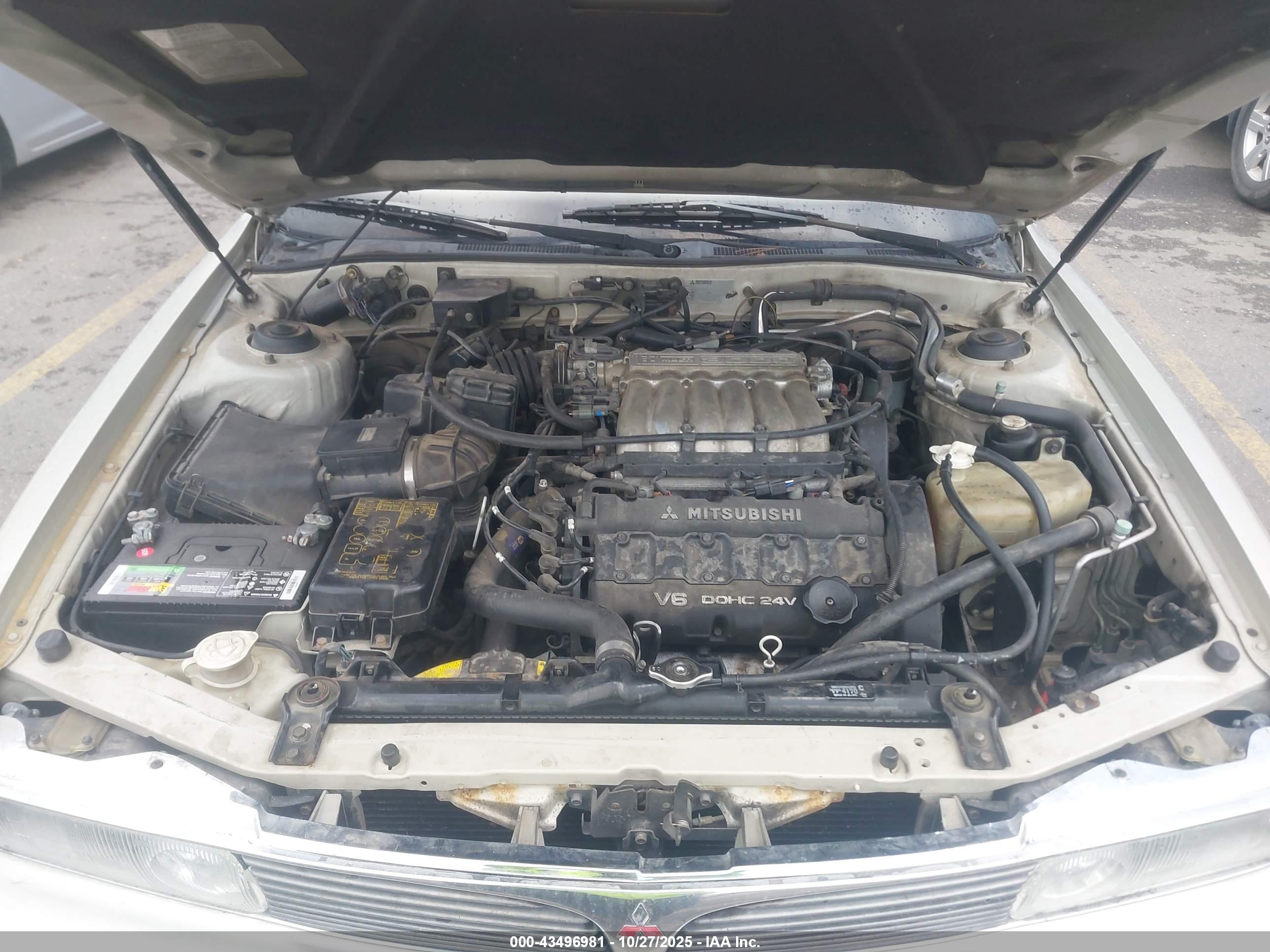 MITSUBISHI DIAMANTE image 10