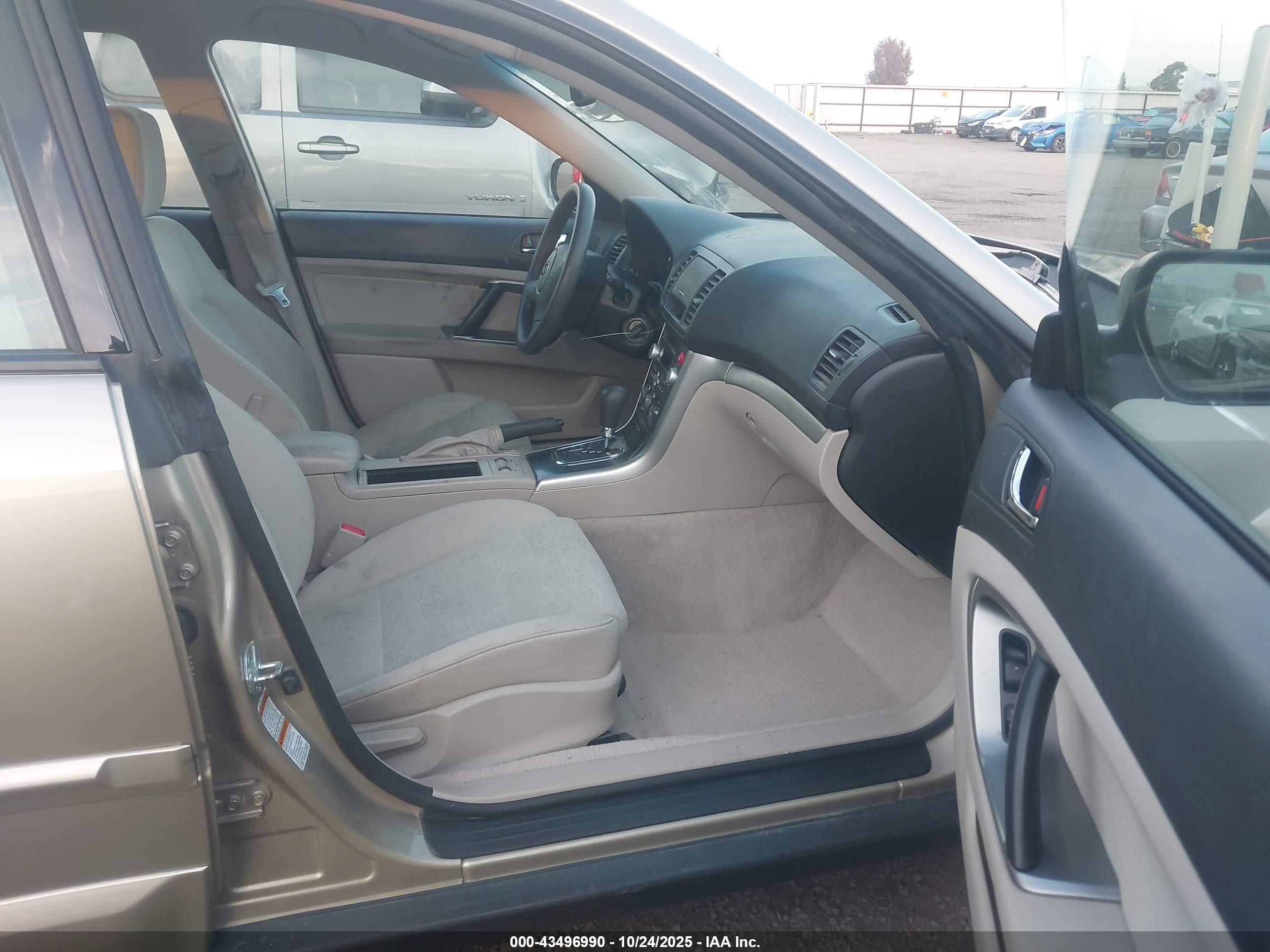 SUBARU OUTBACK image 5