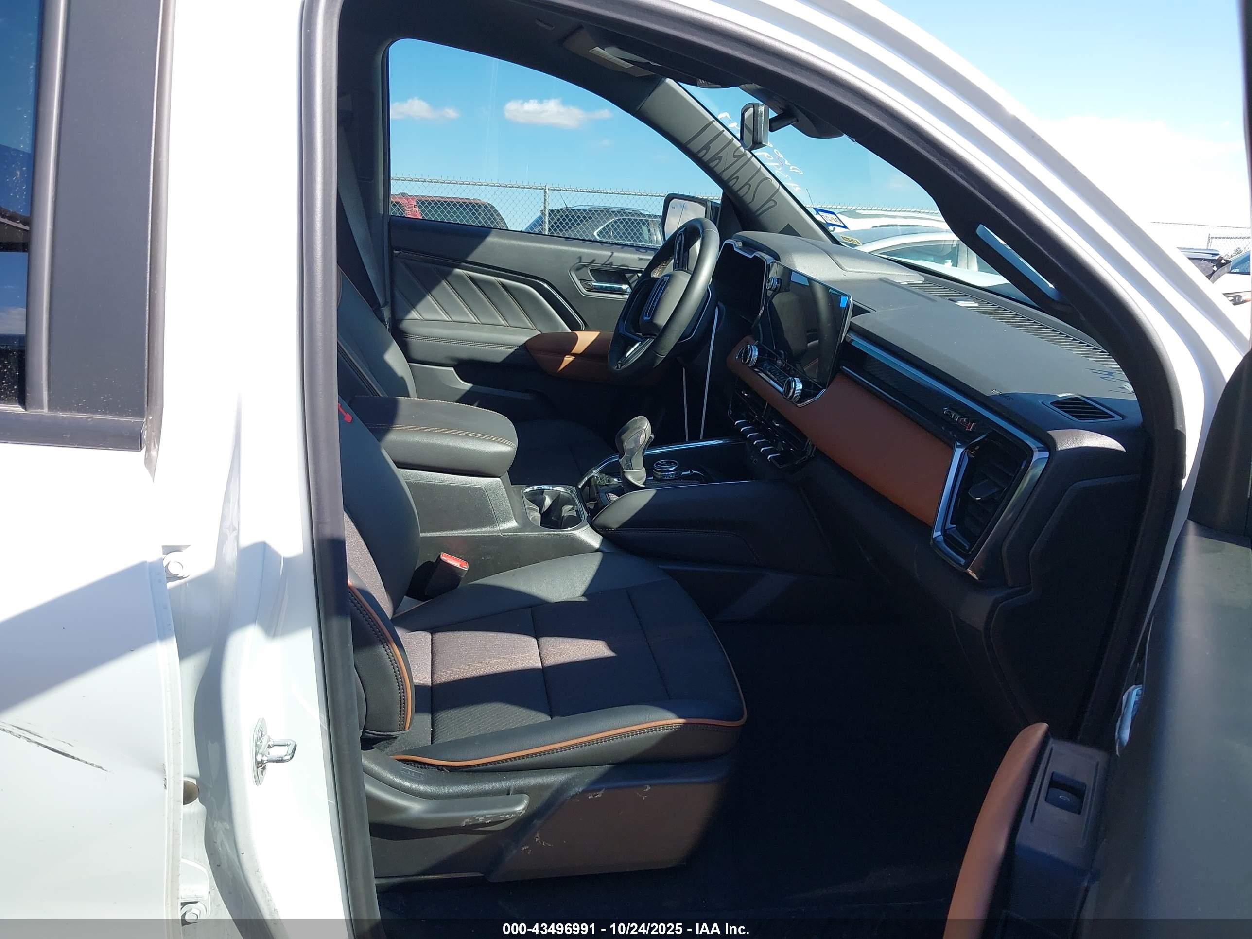 GMC CANYON image 5