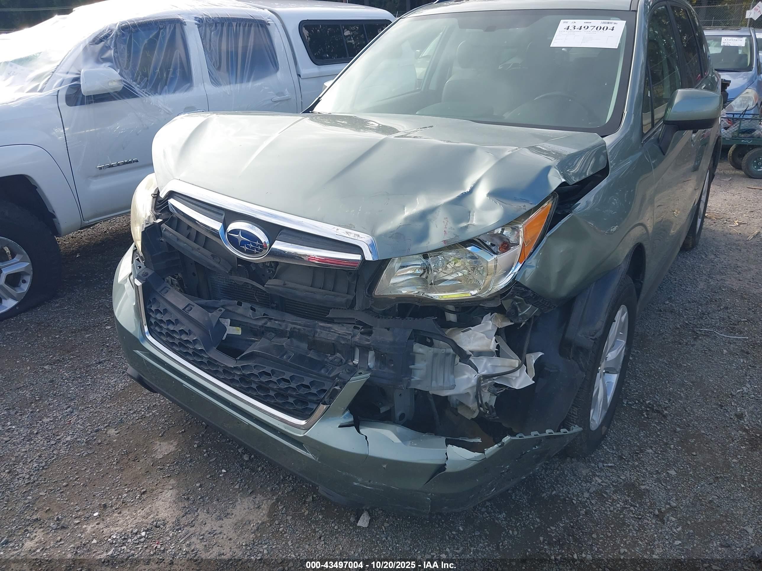 SUBARU FORESTER image 6
