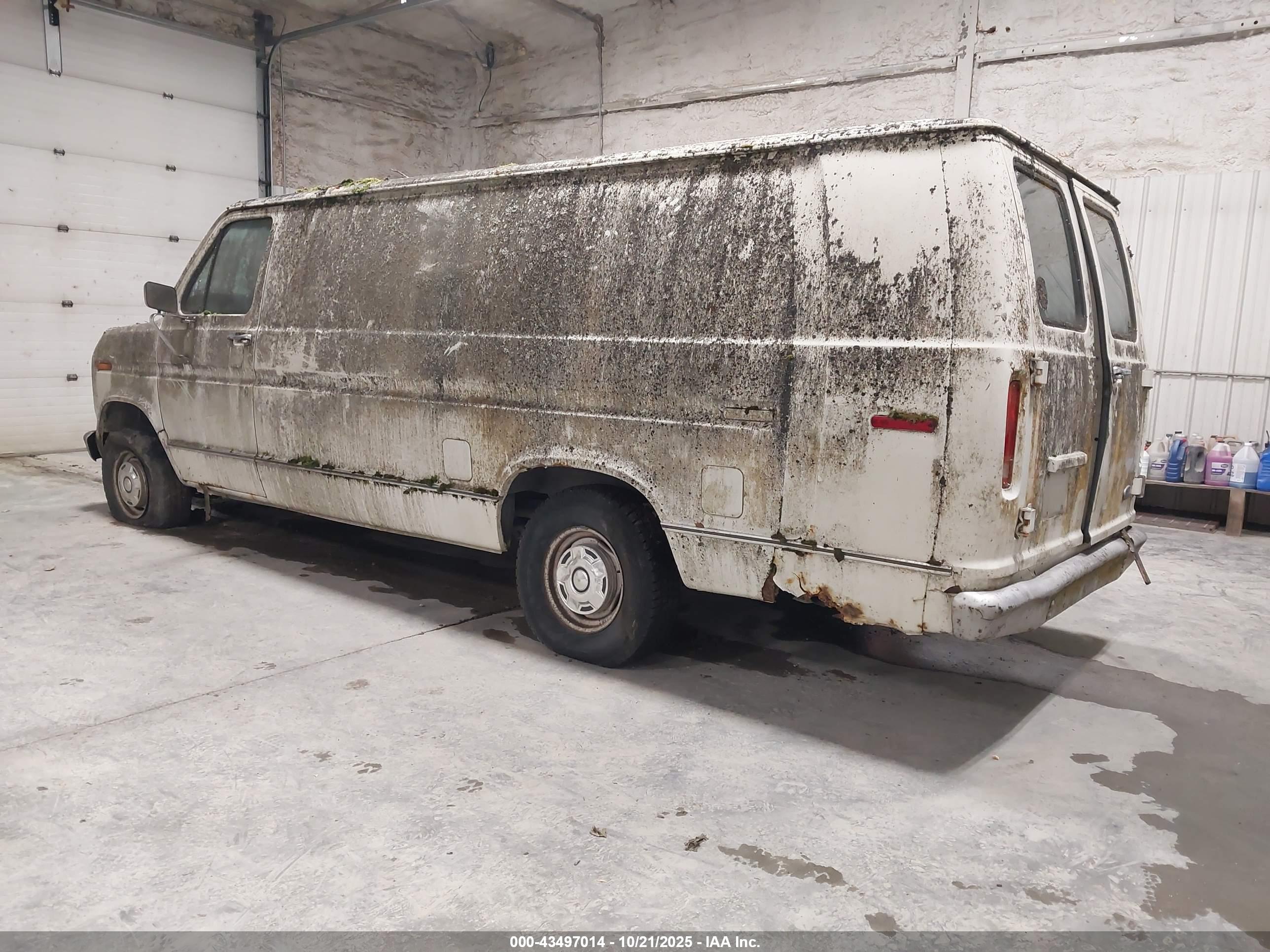 FORD ECONOLINE image 3