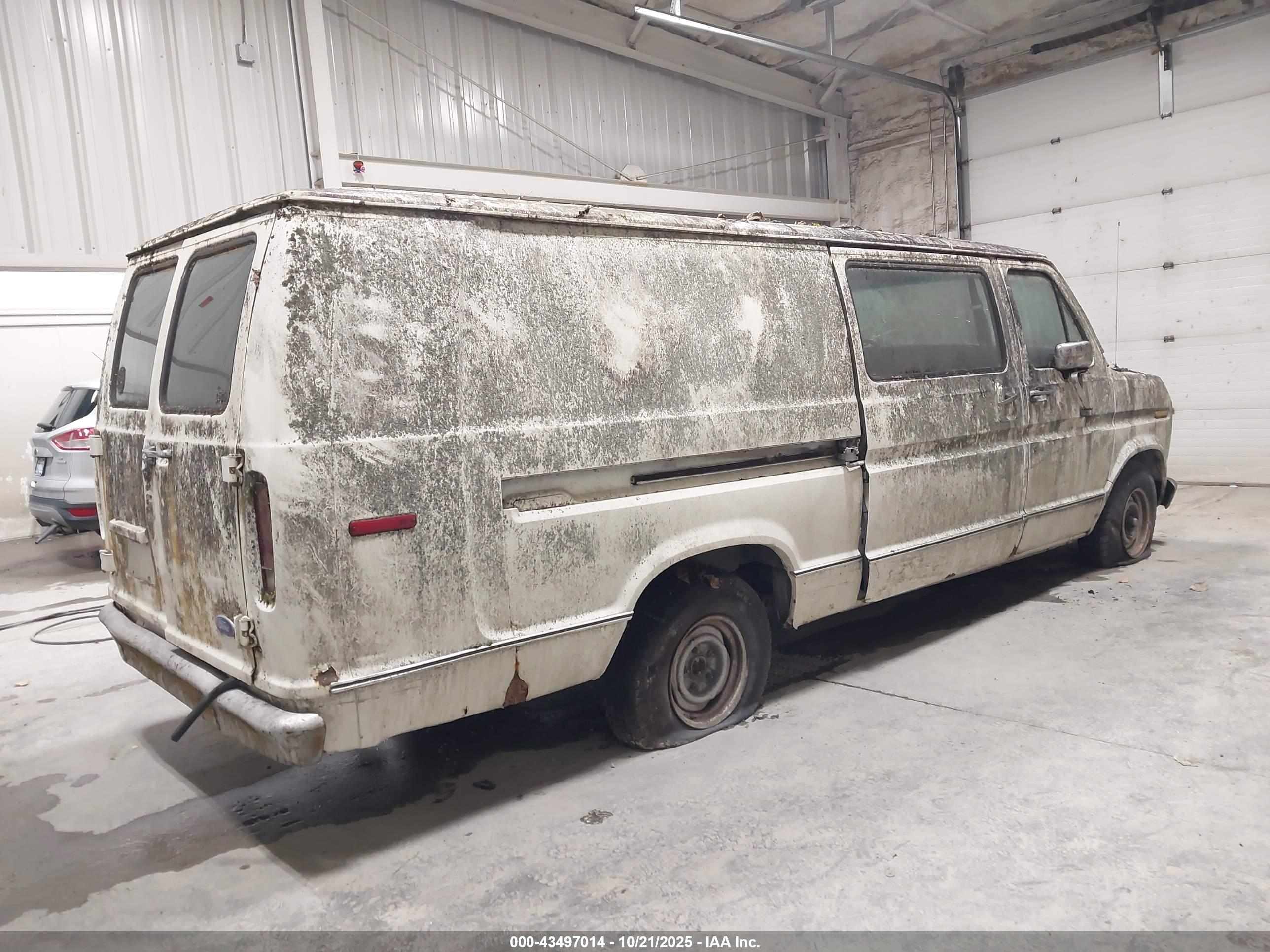 FORD ECONOLINE image 4