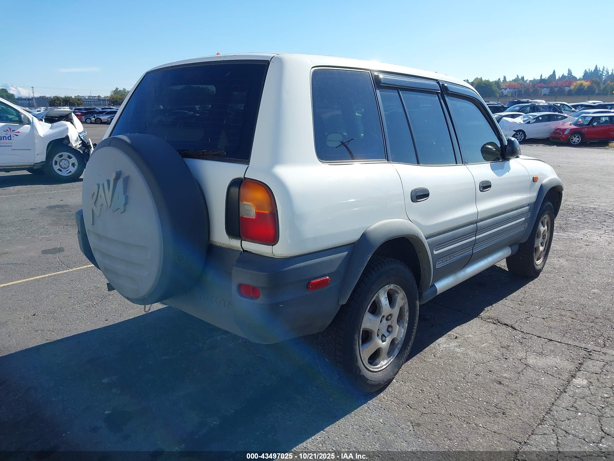 TOYOTA RAV4 image 4