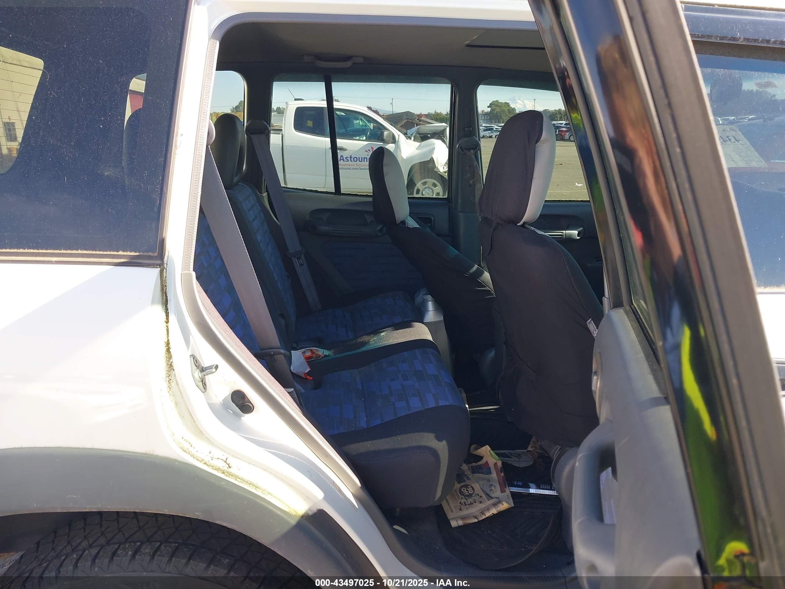 TOYOTA RAV4 image 8