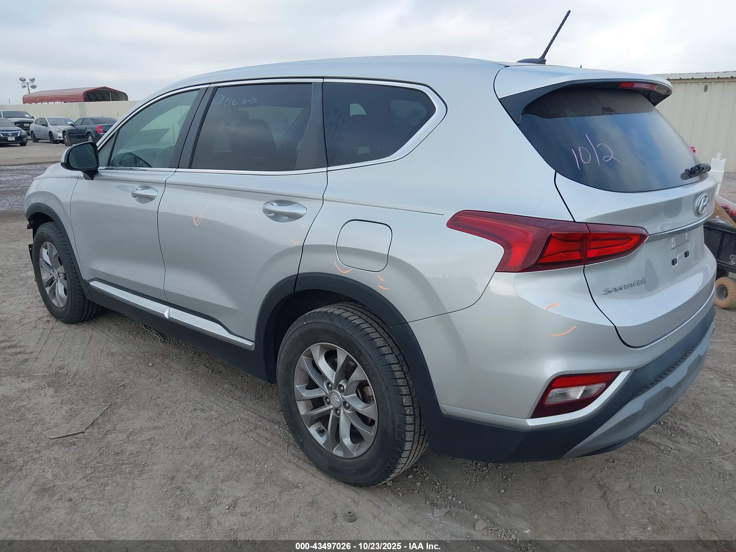 HYUNDAI SANTA image 3