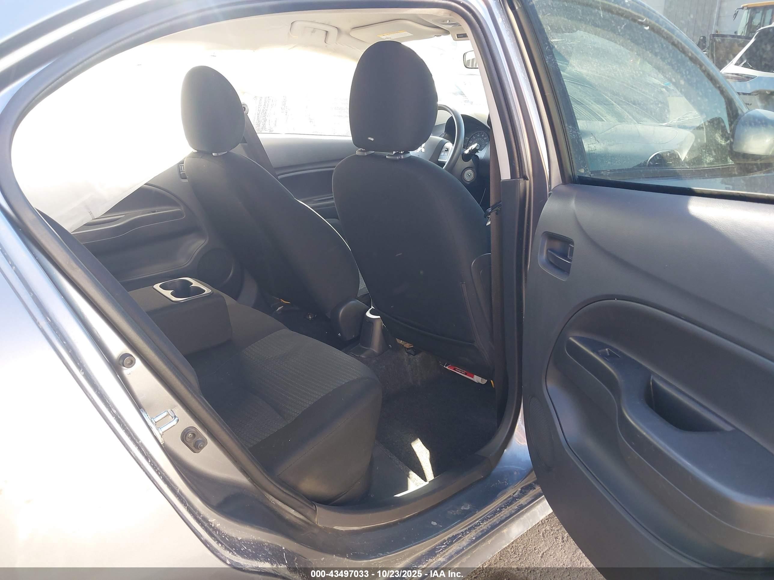 MITSUBISHI MIRAGE image 8