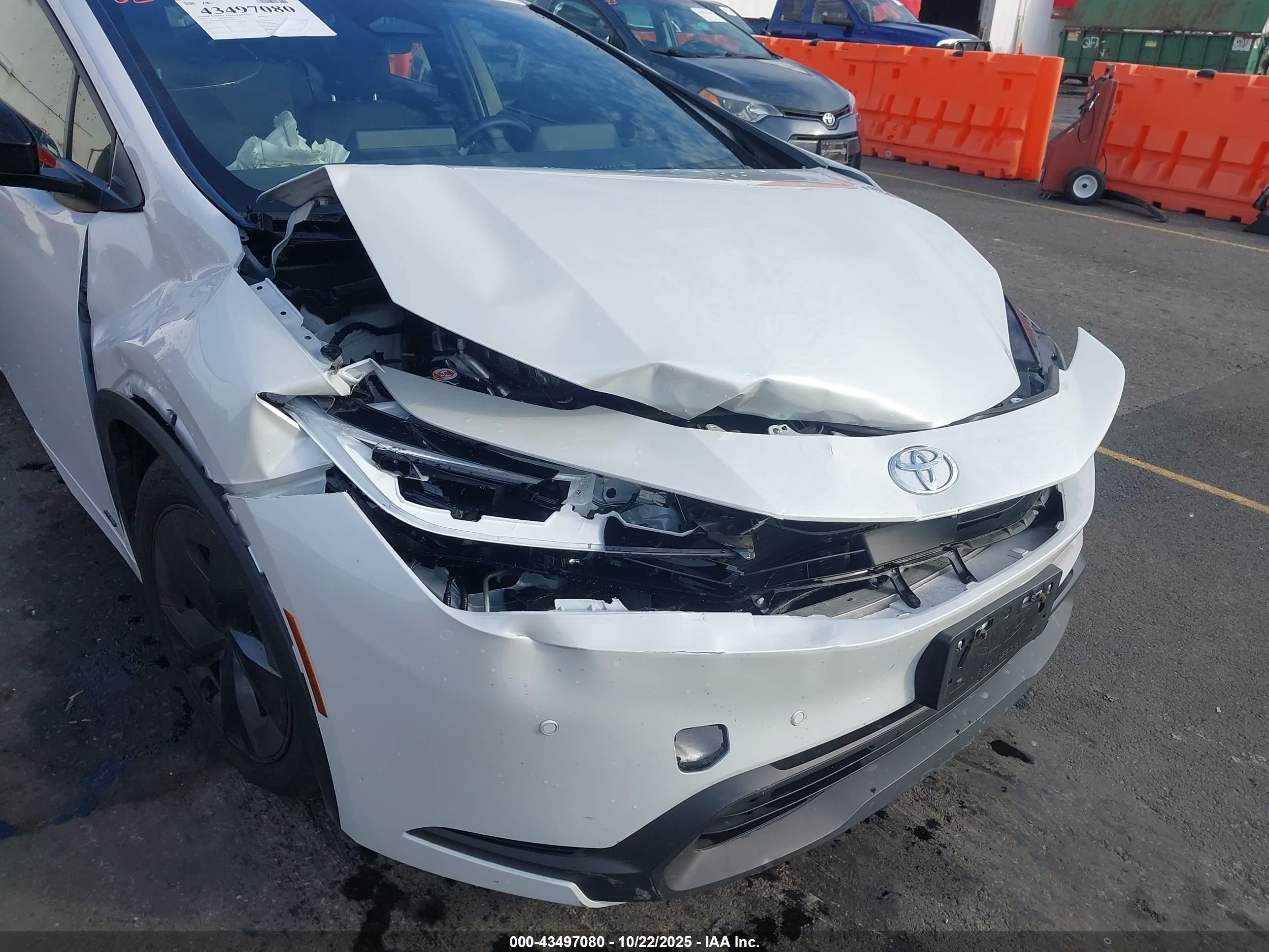TOYOTA PRIUS image 6