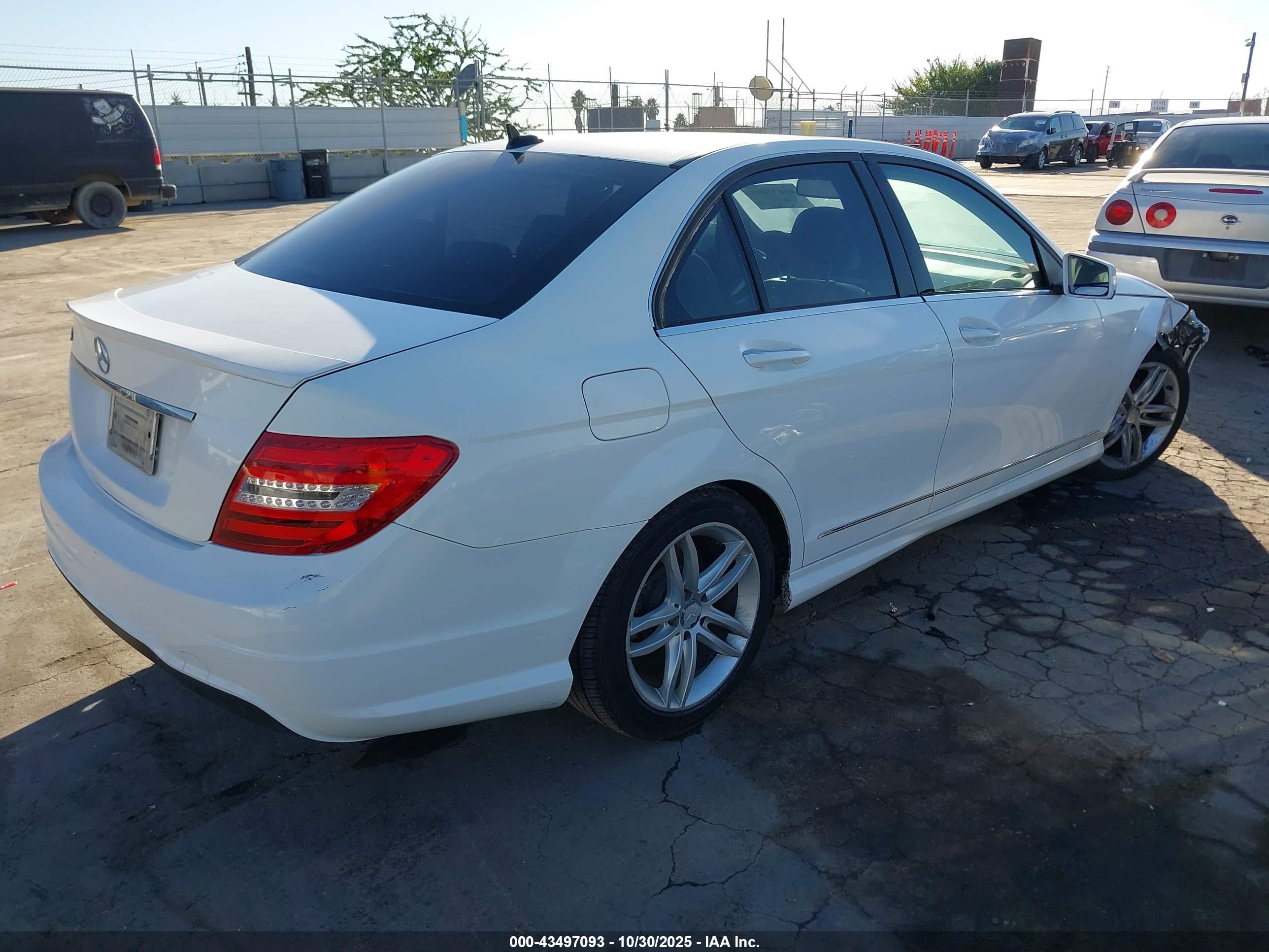 MERCEDES-BENZ C image 4
