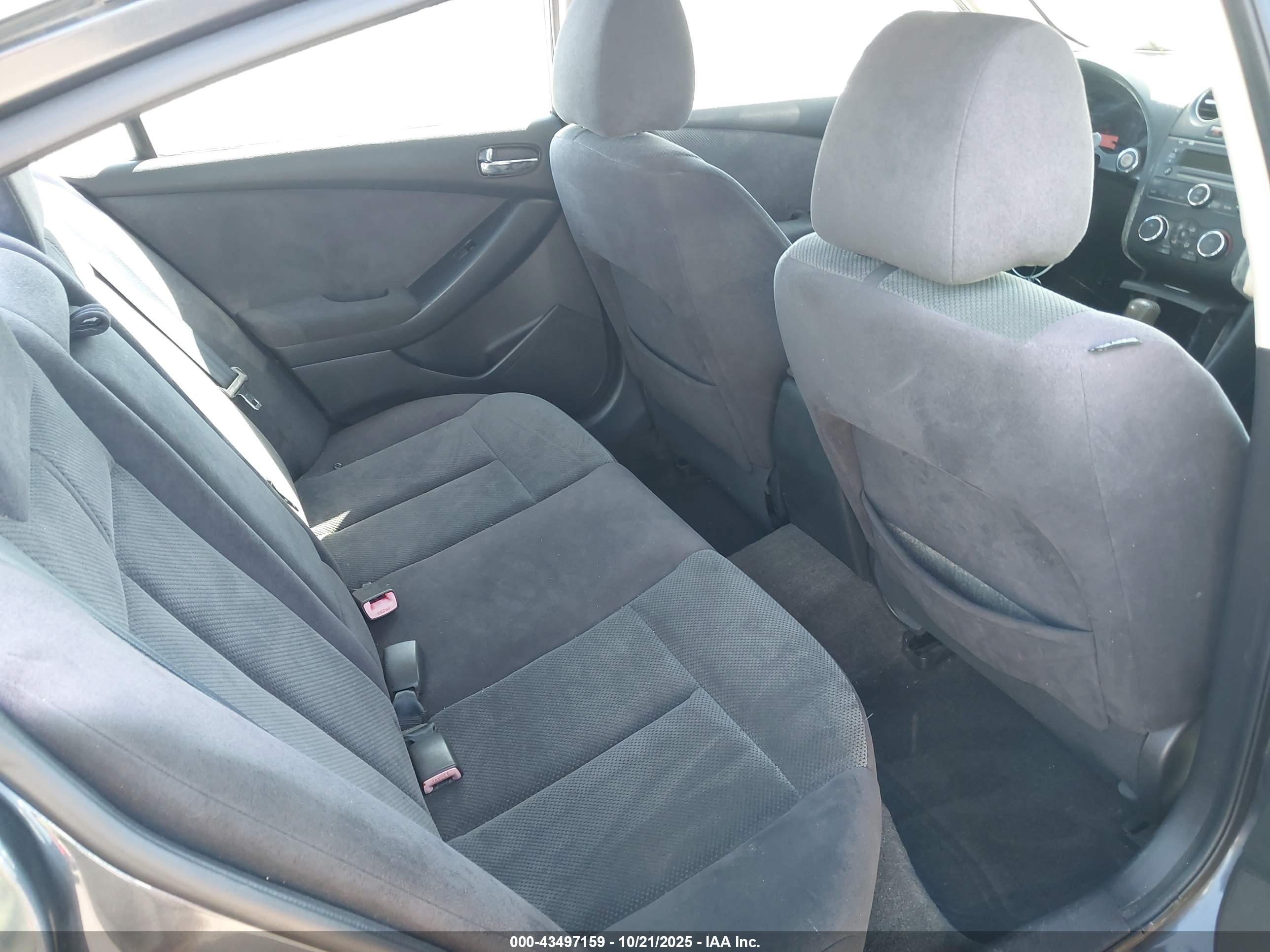 NISSAN ALTIMA image 8