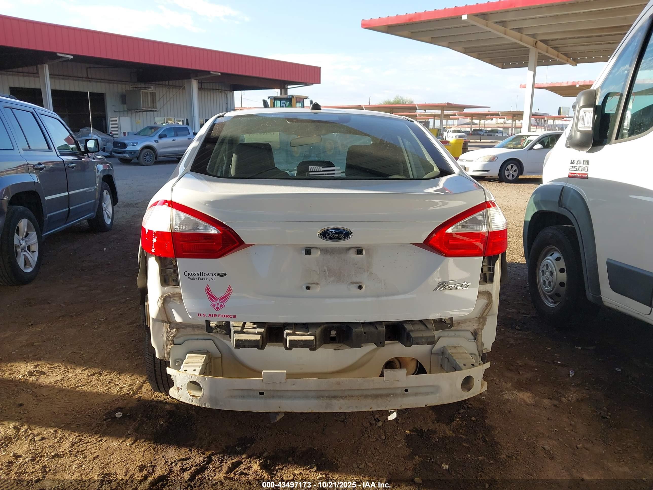 FORD FIESTA image 6