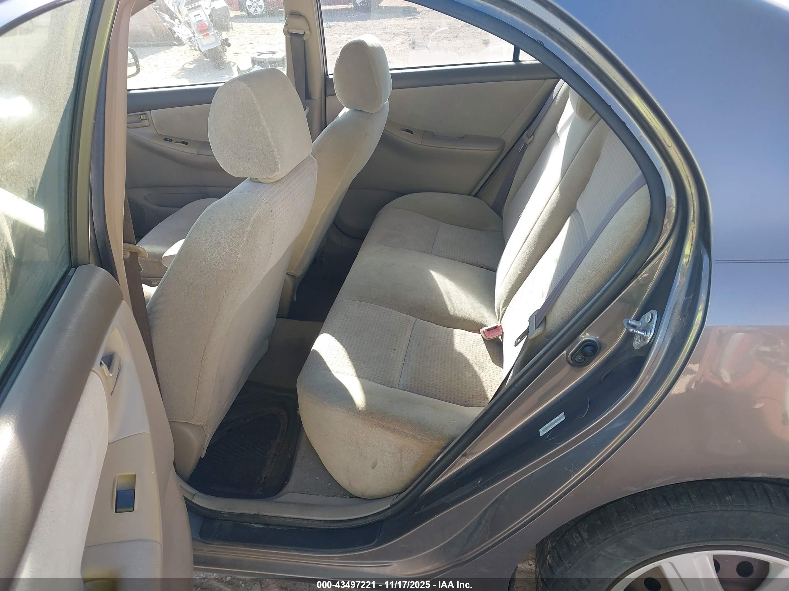 TOYOTA COROLLA image 8