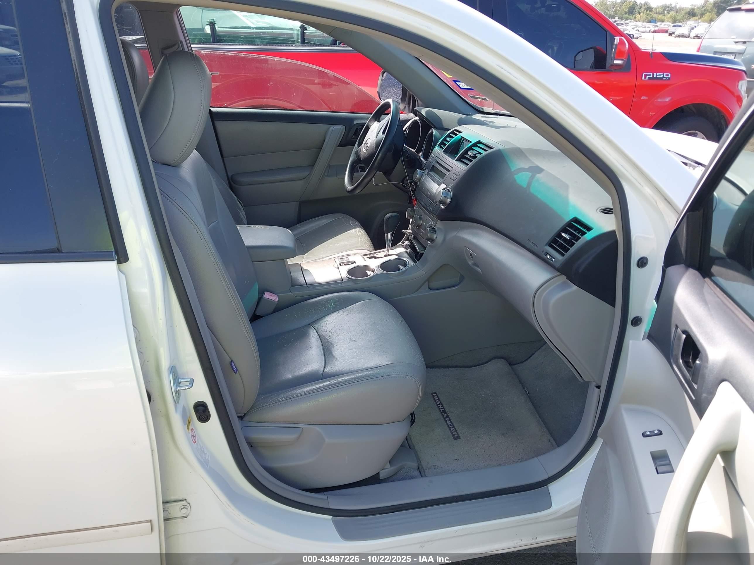 TOYOTA HIGHLANDER image 5