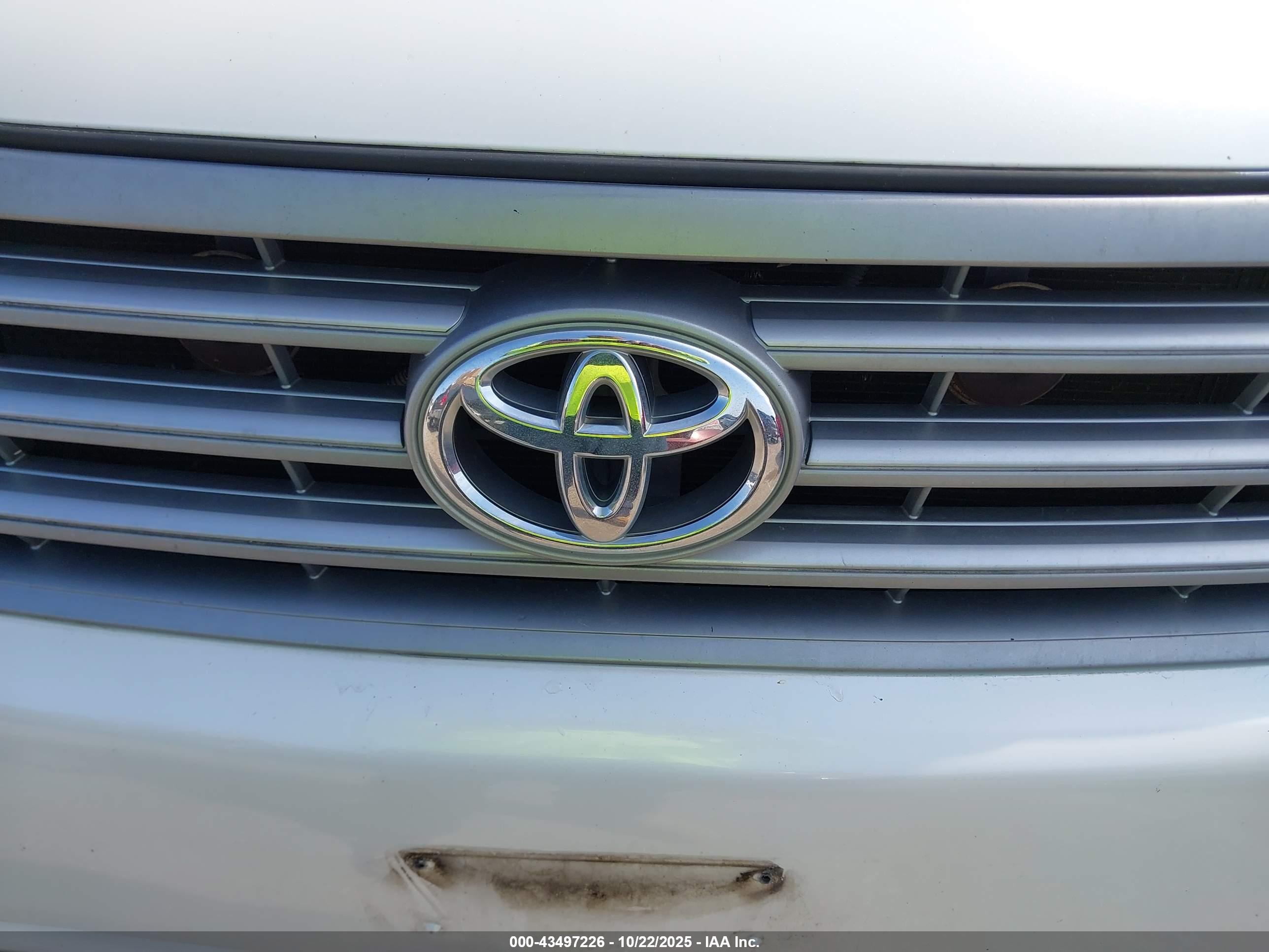 TOYOTA HIGHLANDER image 6