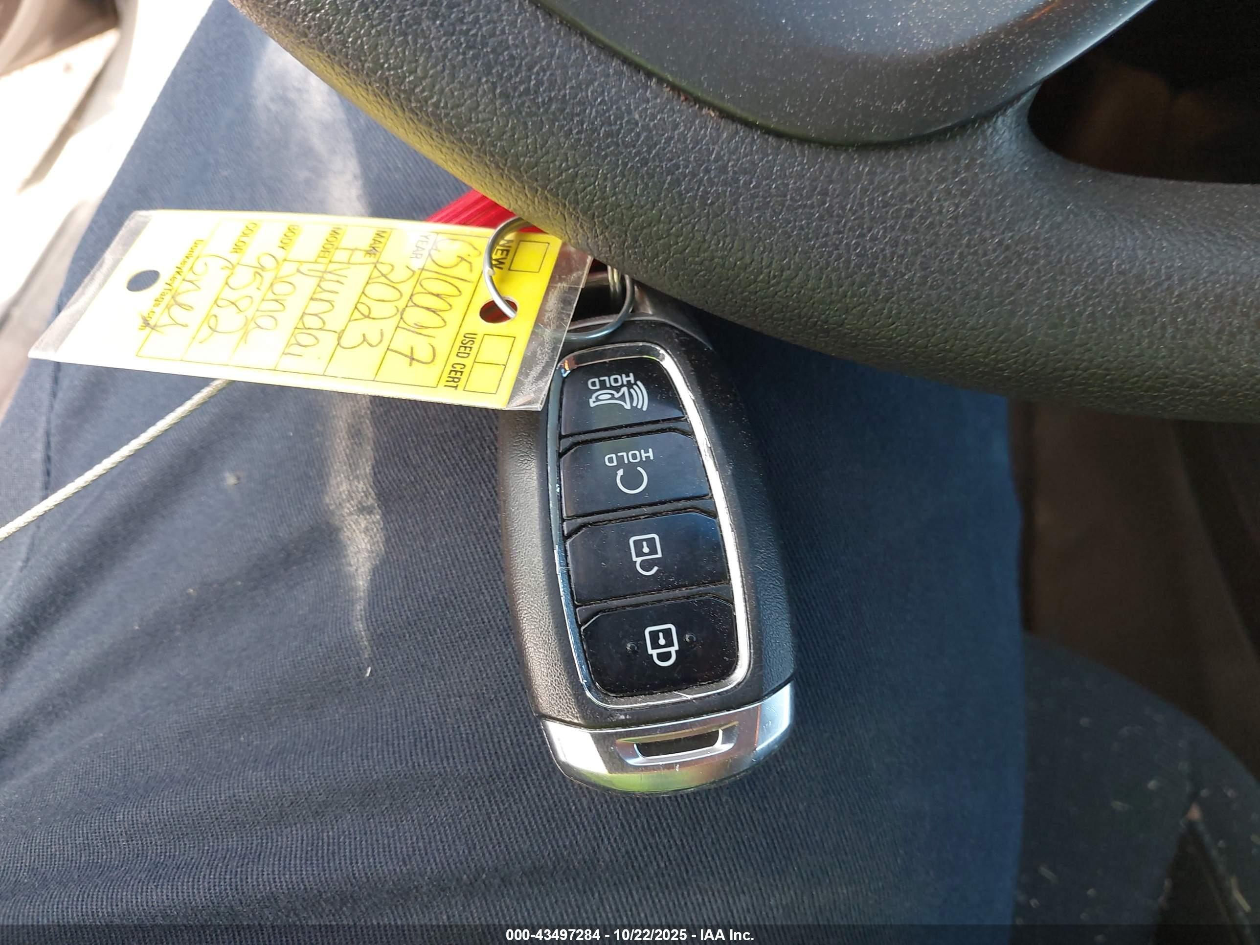 HYUNDAI KONA image 11