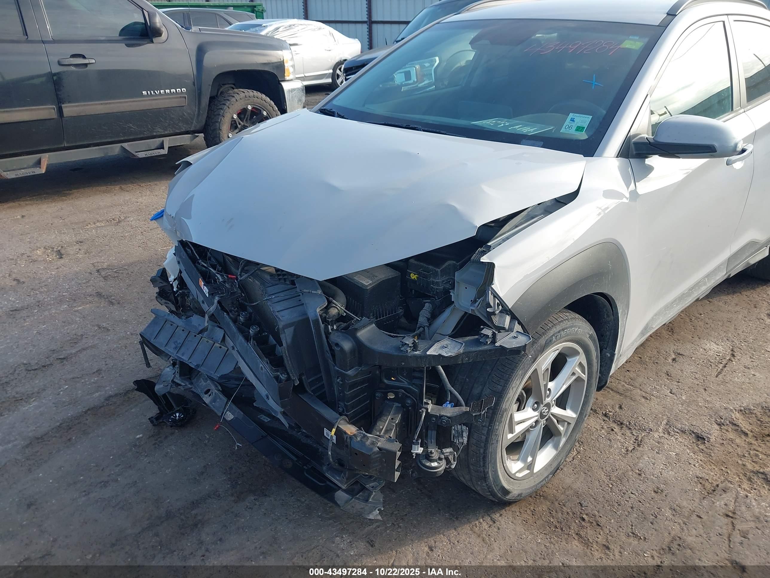 HYUNDAI KONA image 6