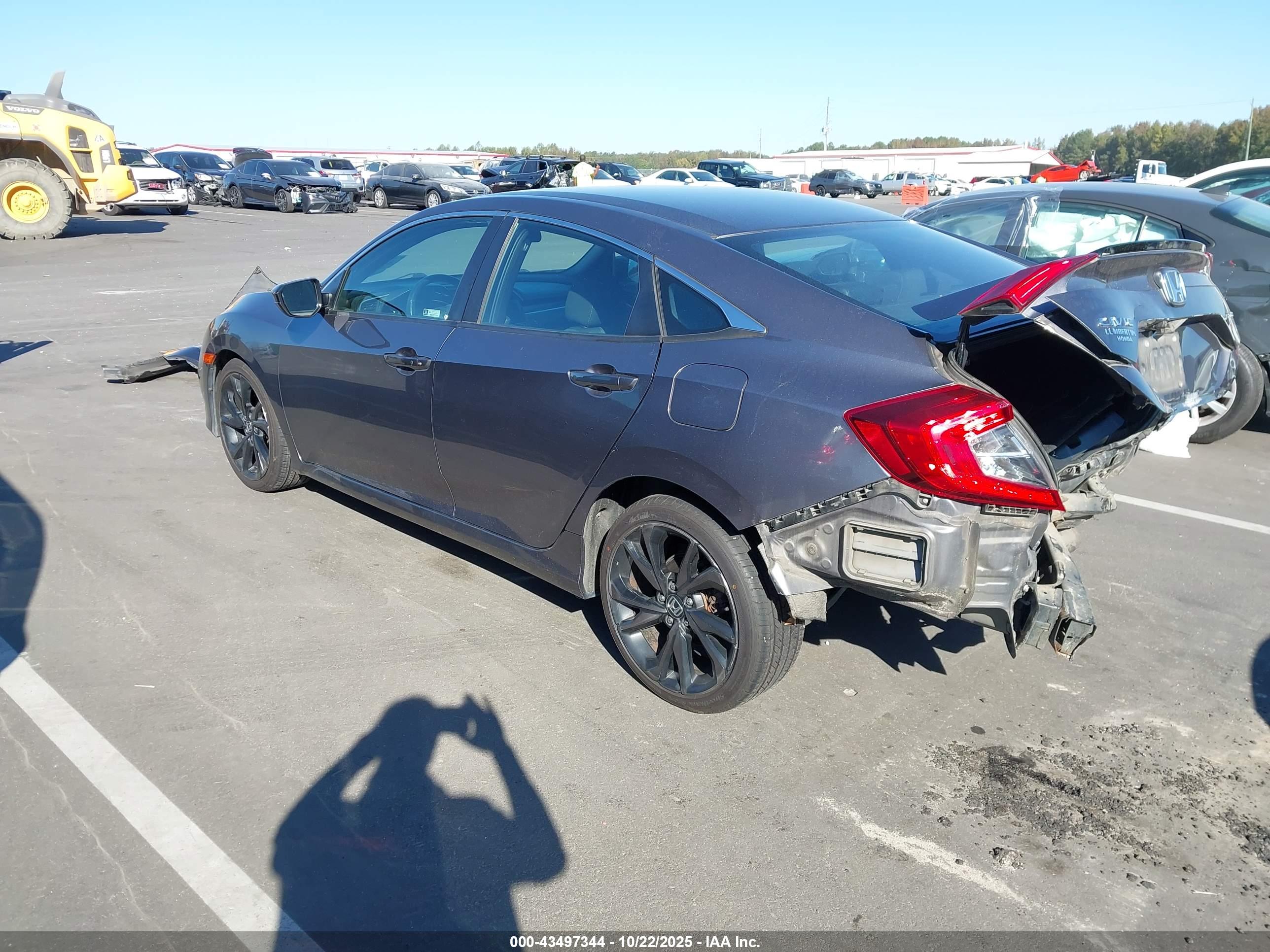 HONDA CIVIC image 3