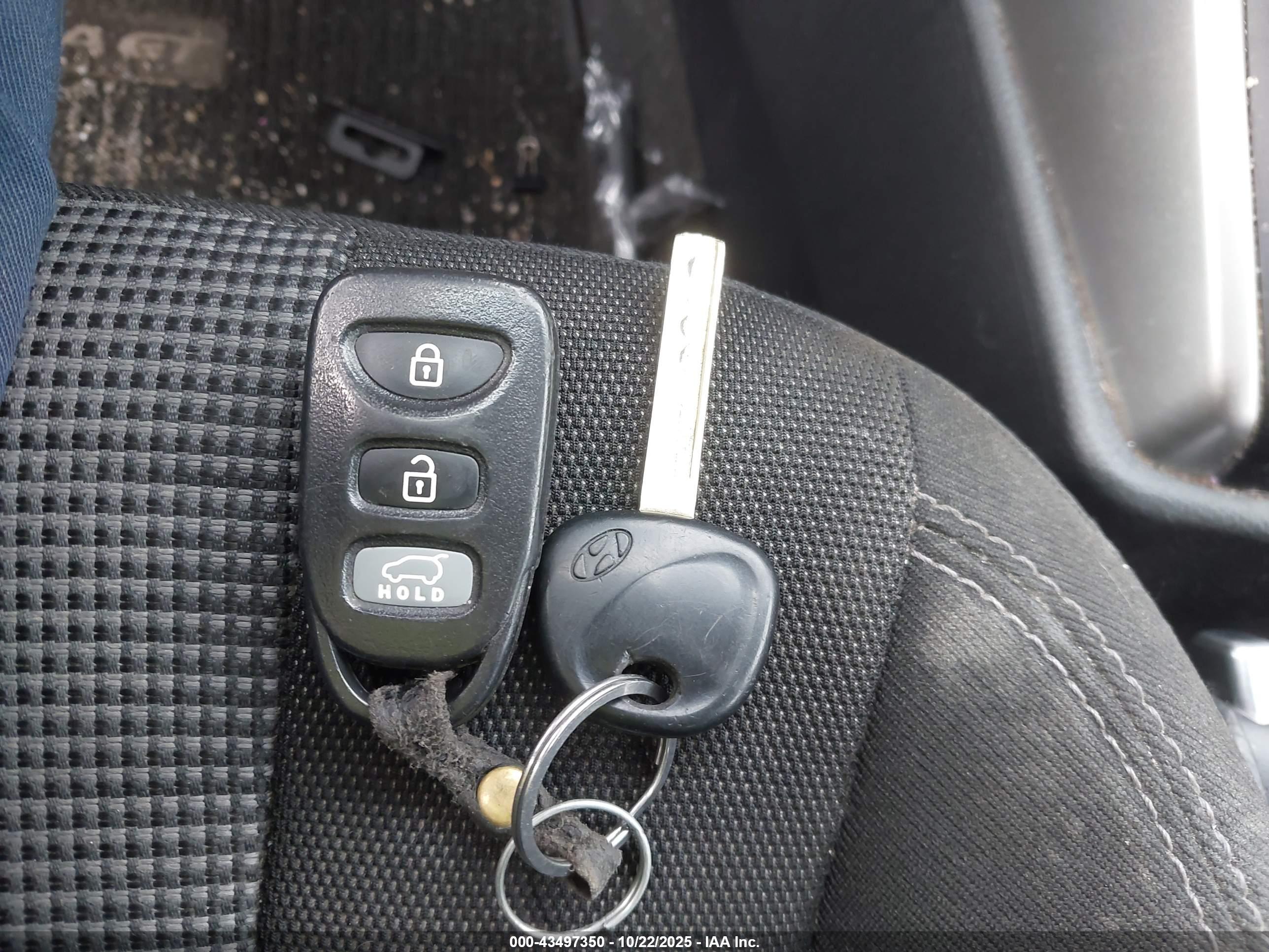 HYUNDAI ELANTRA image 11