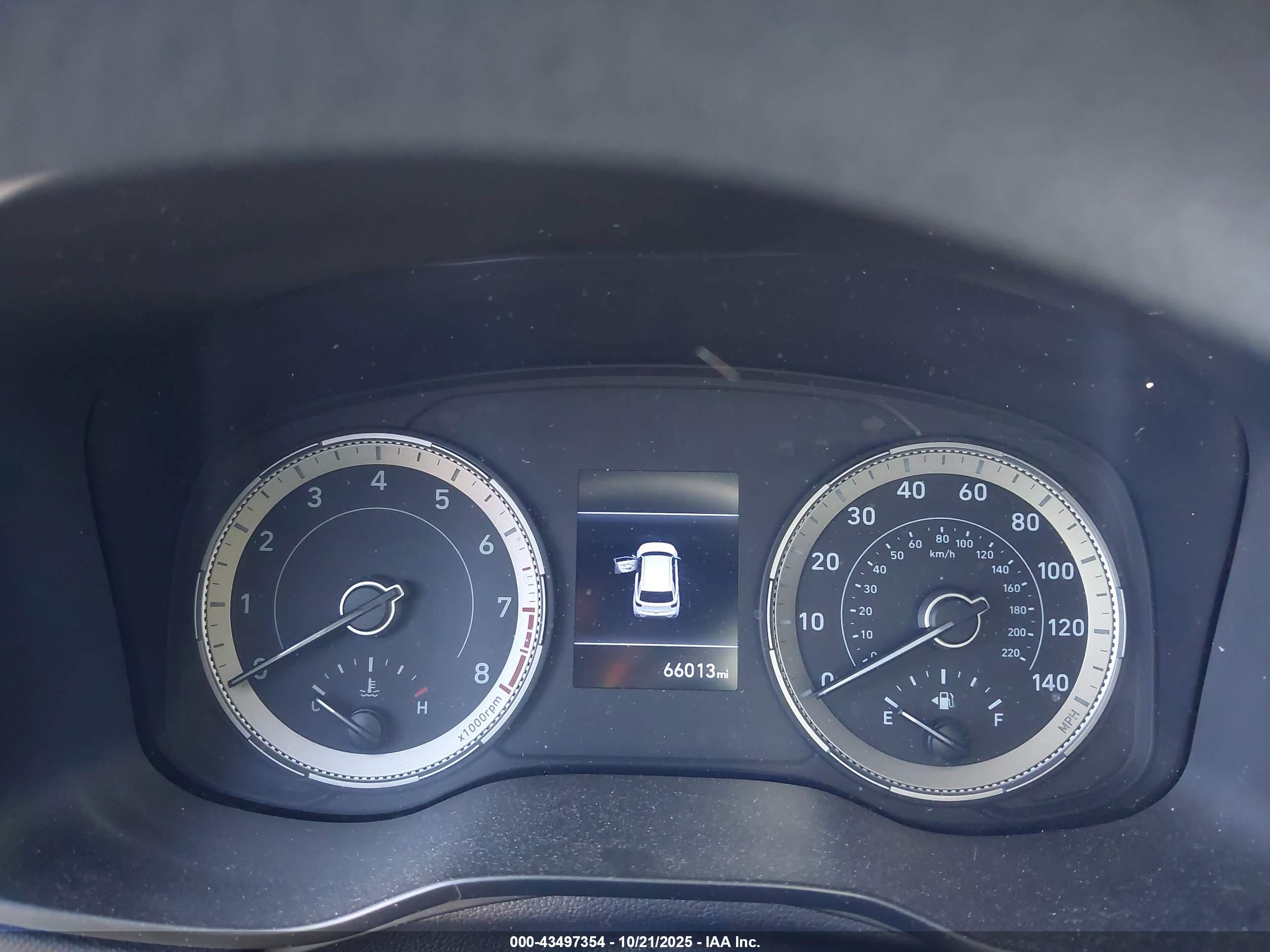 HYUNDAI VENUE image 7