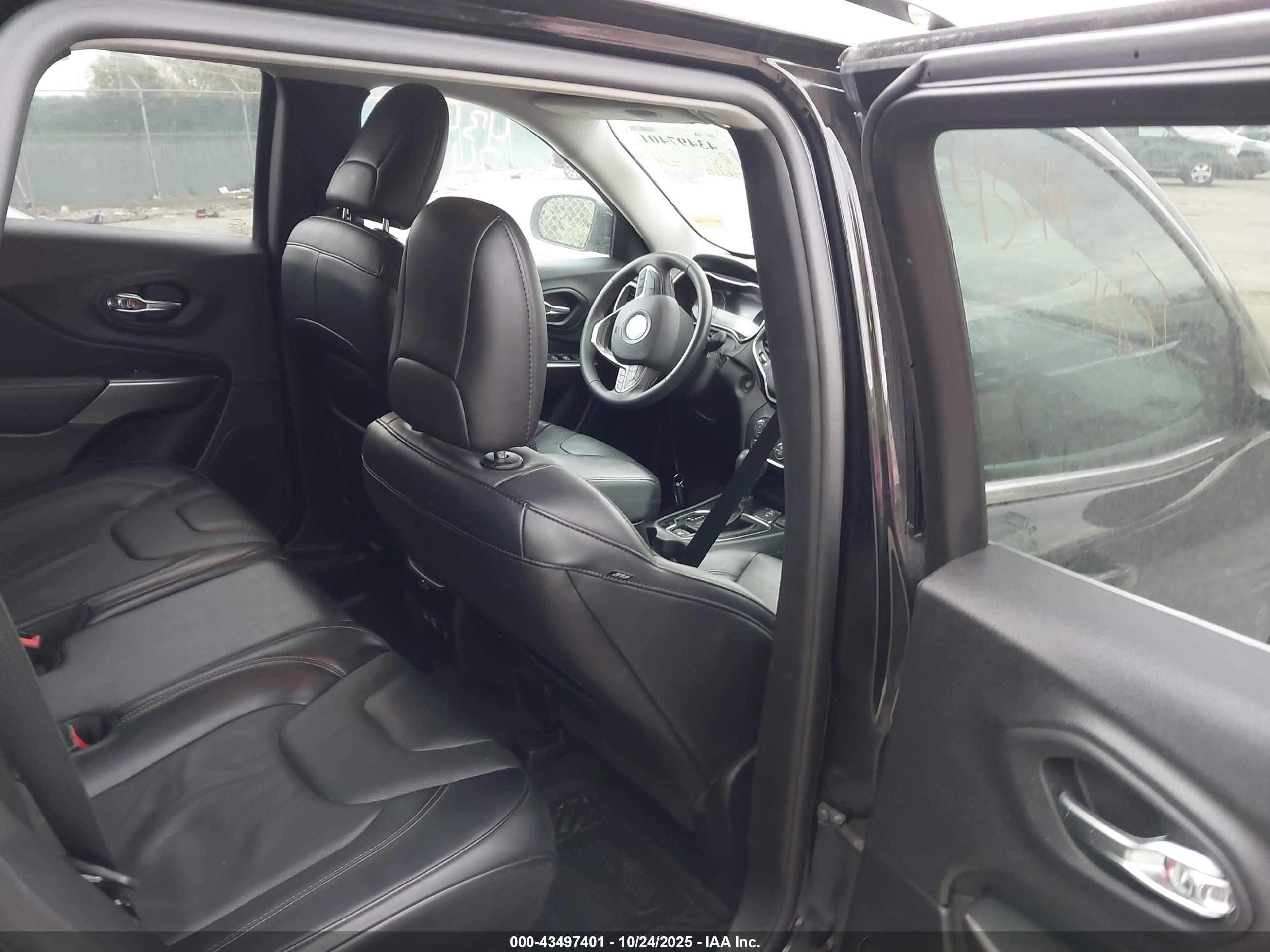 JEEP CHEROKEE image 8
