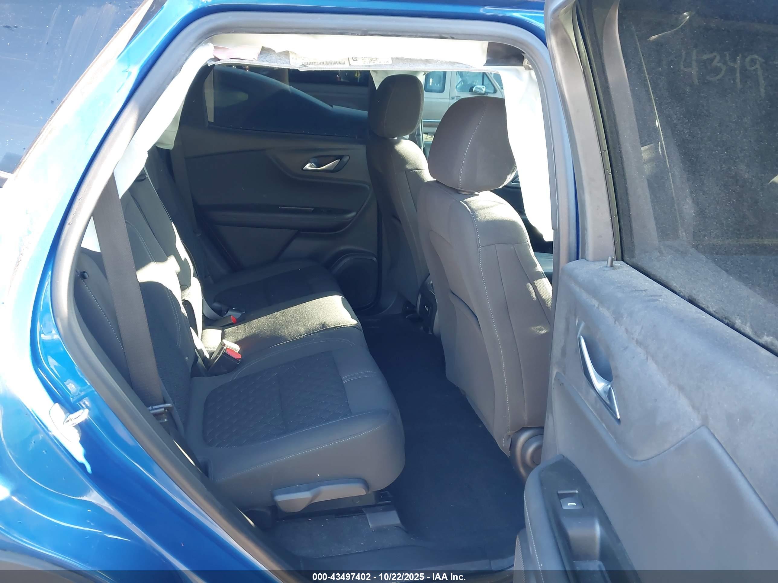 CHEVROLET BLAZER image 8