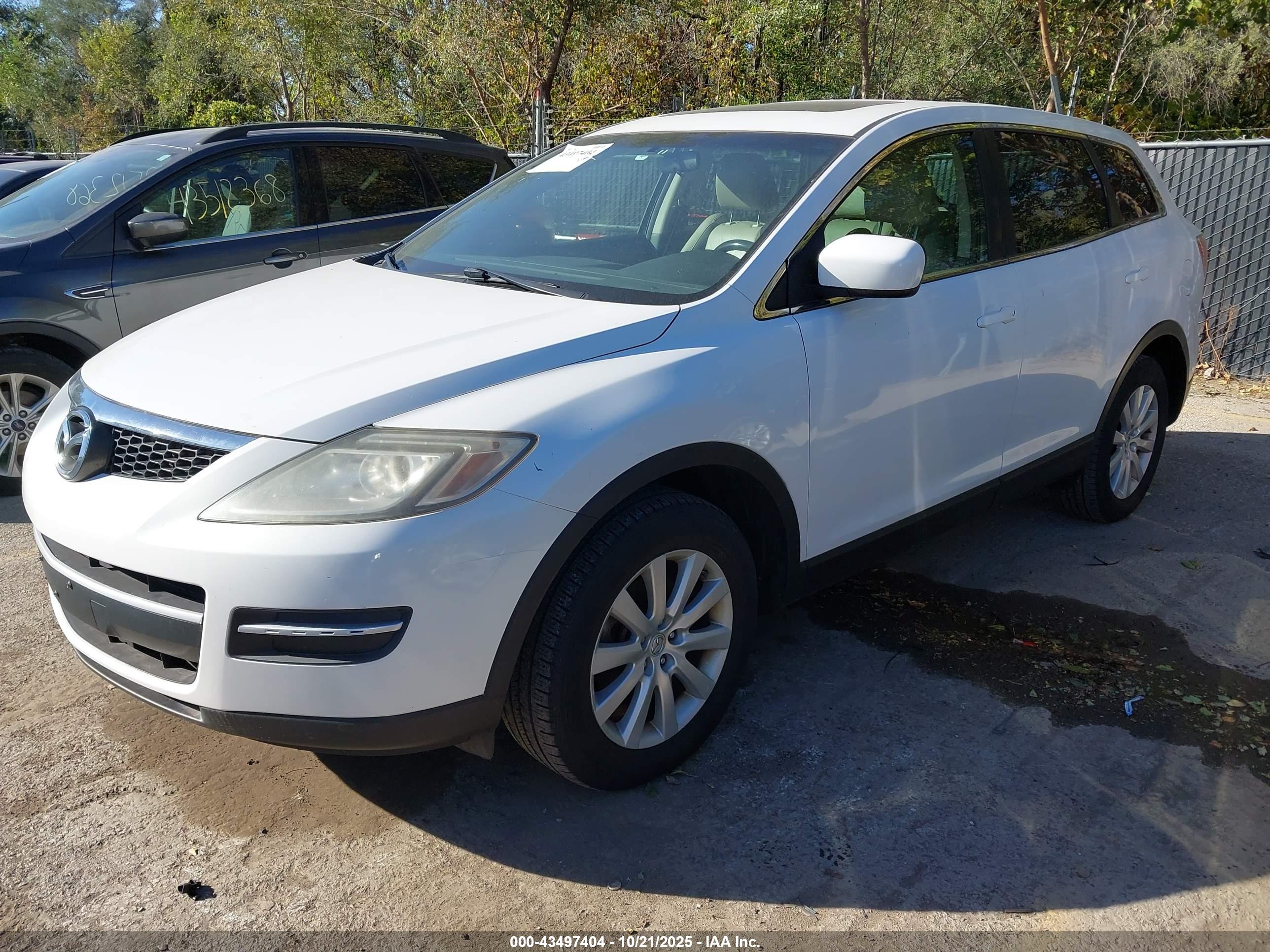 MAZDA CX-9 image 2