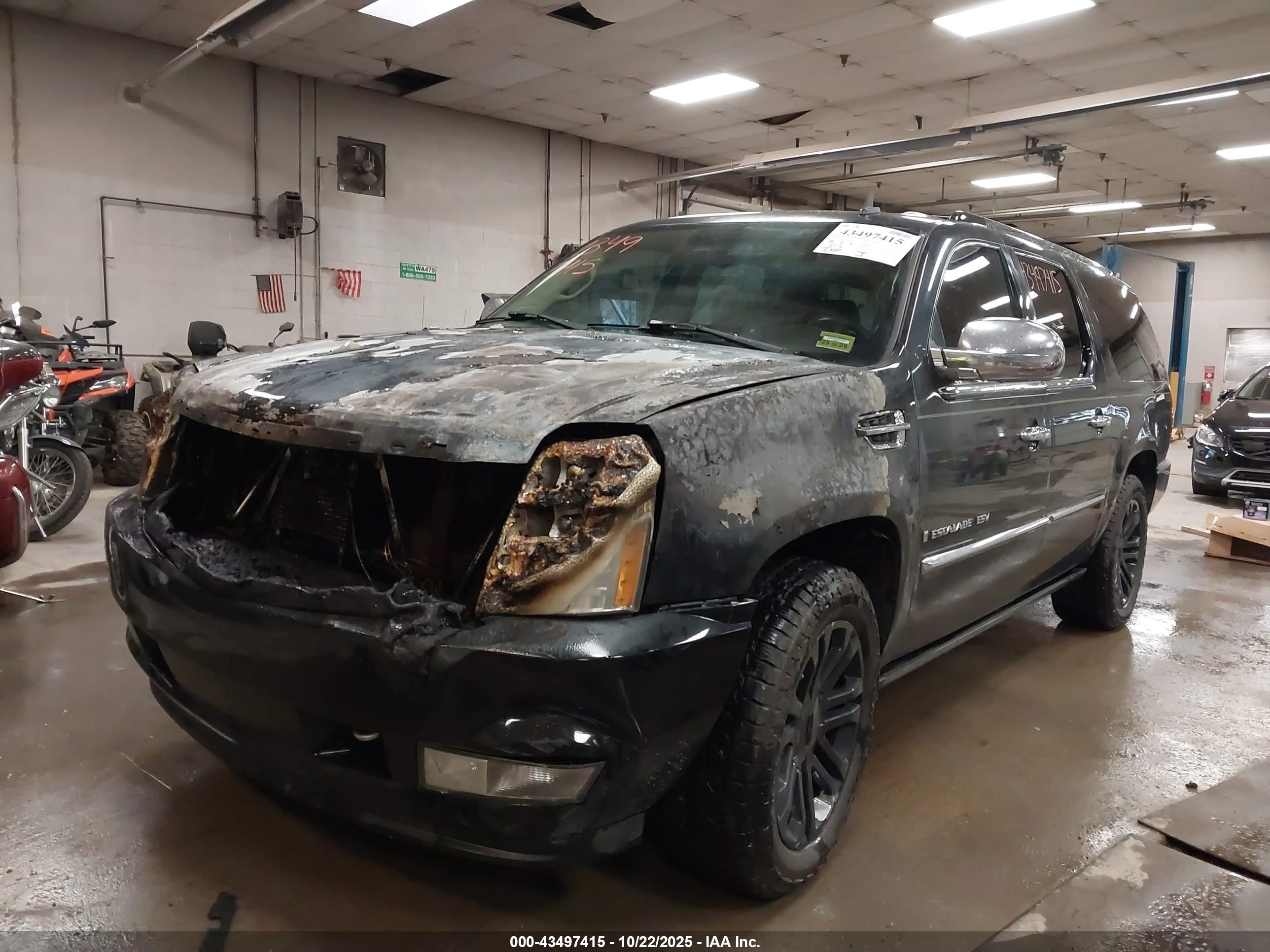 CADILLAC ESCALADE image 6
