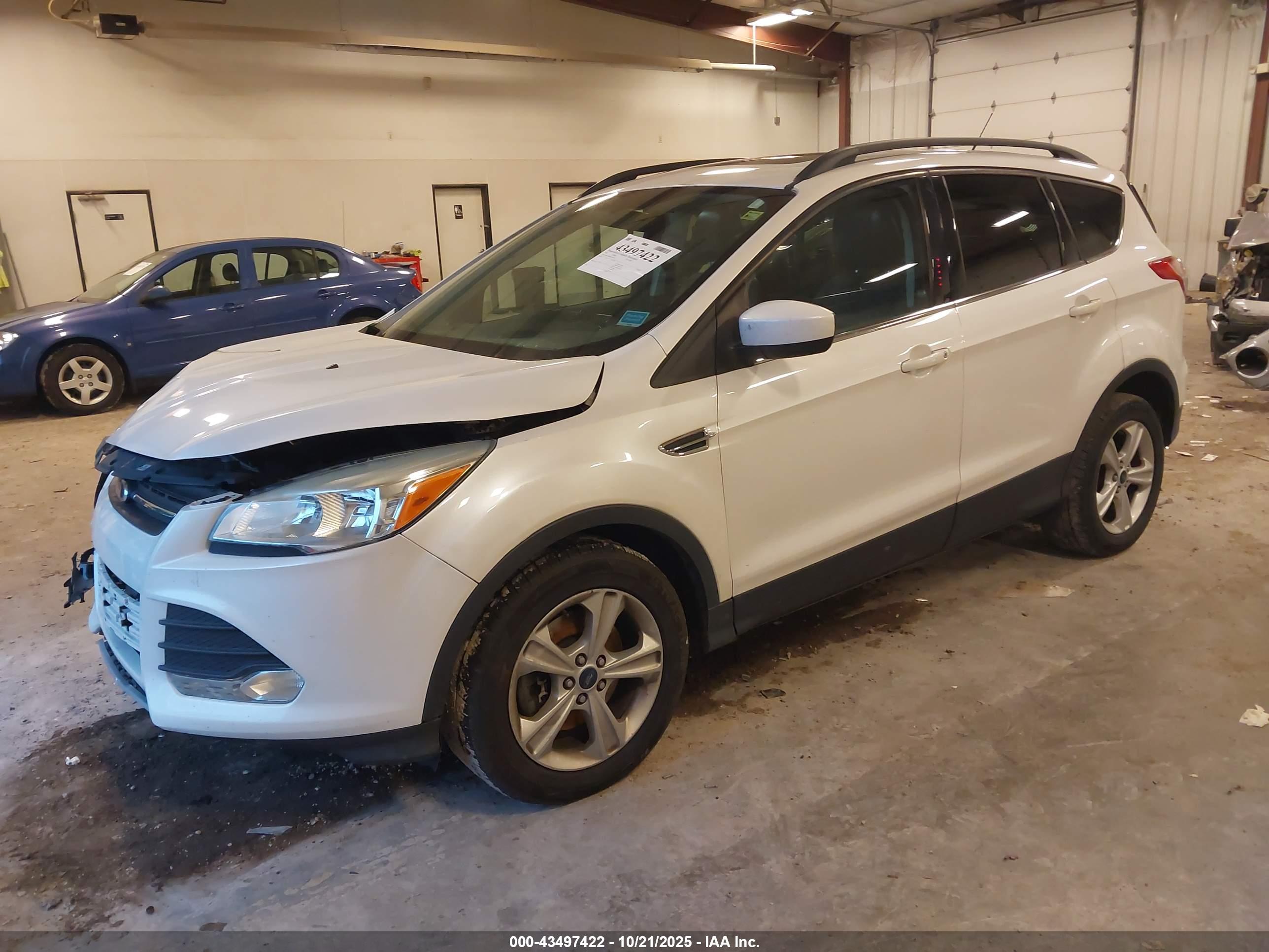 FORD ESCAPE image 2