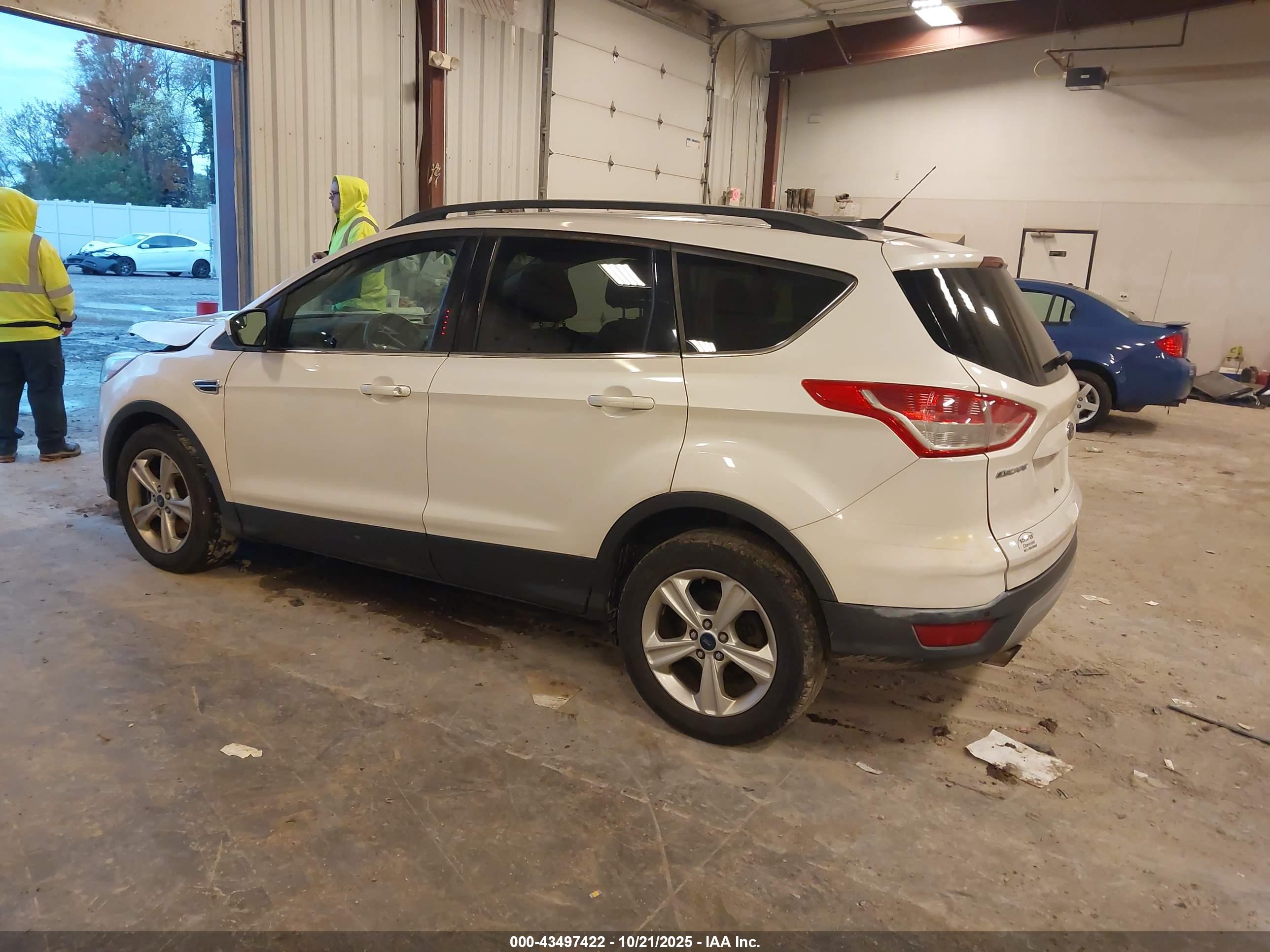 FORD ESCAPE image 3