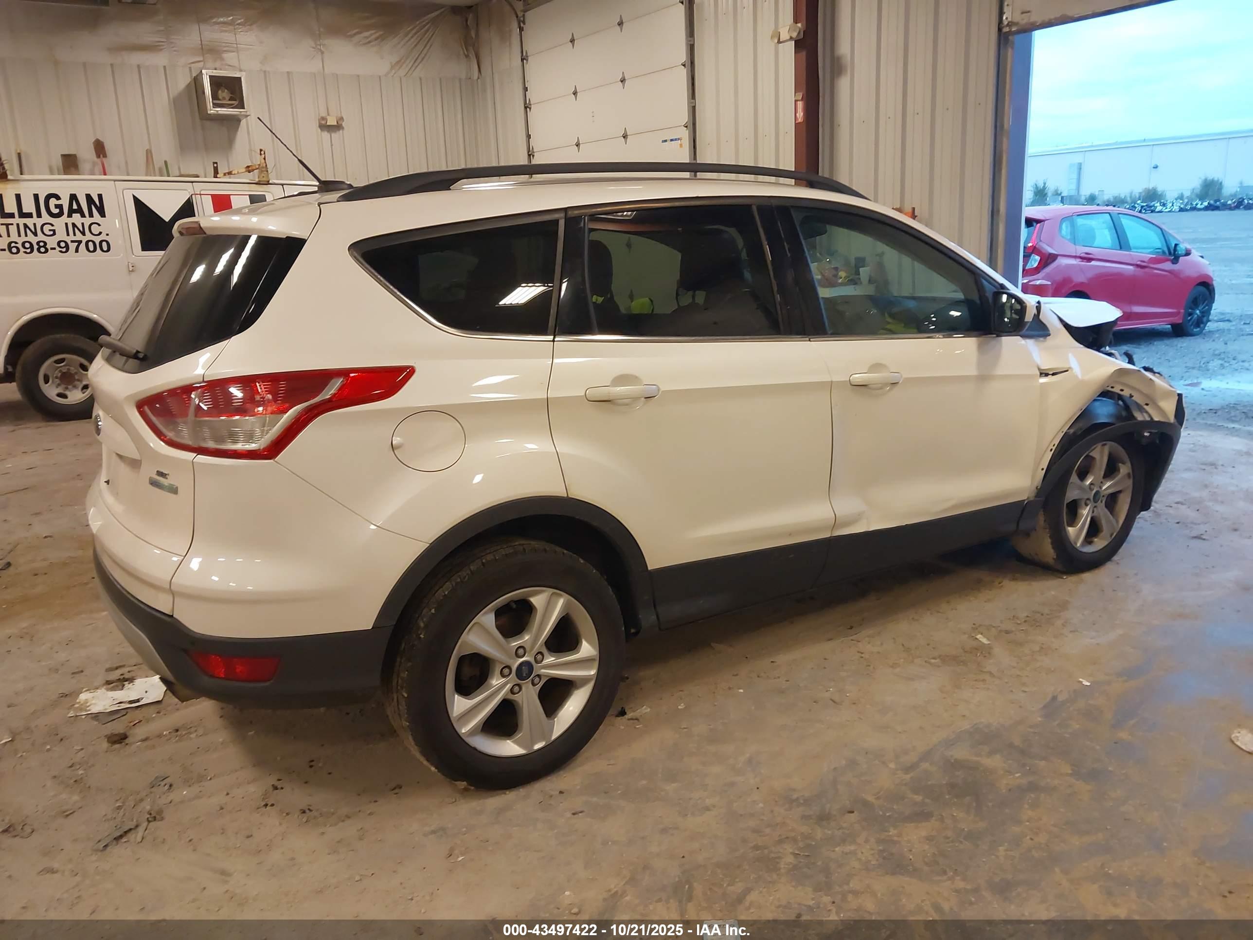 FORD ESCAPE image 4