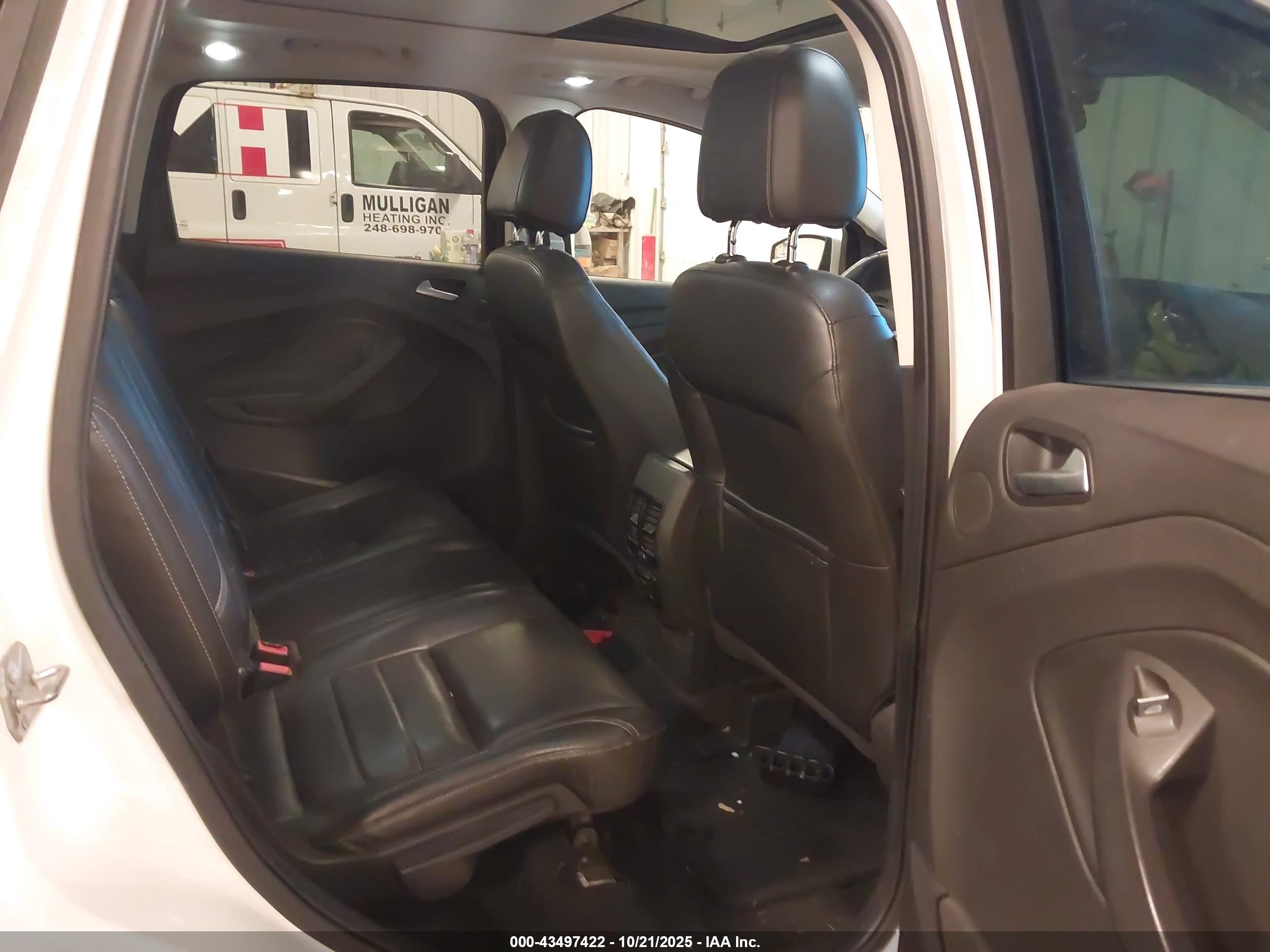 FORD ESCAPE image 8