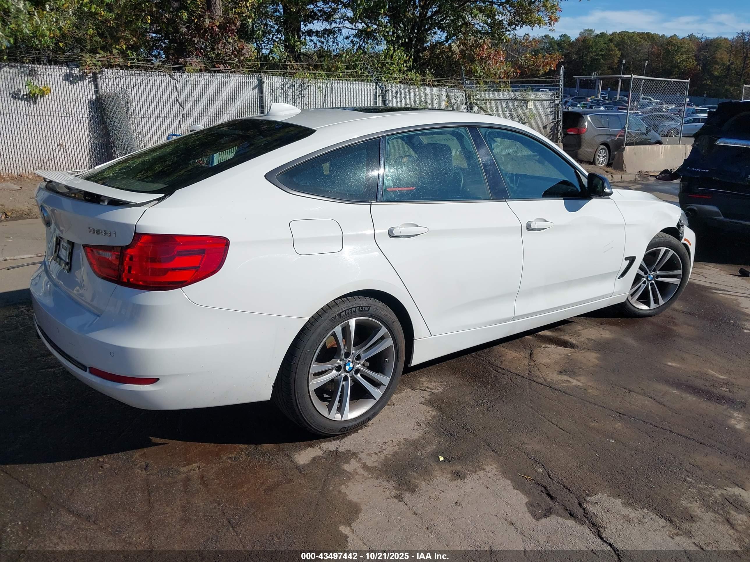 BMW 328I image 4