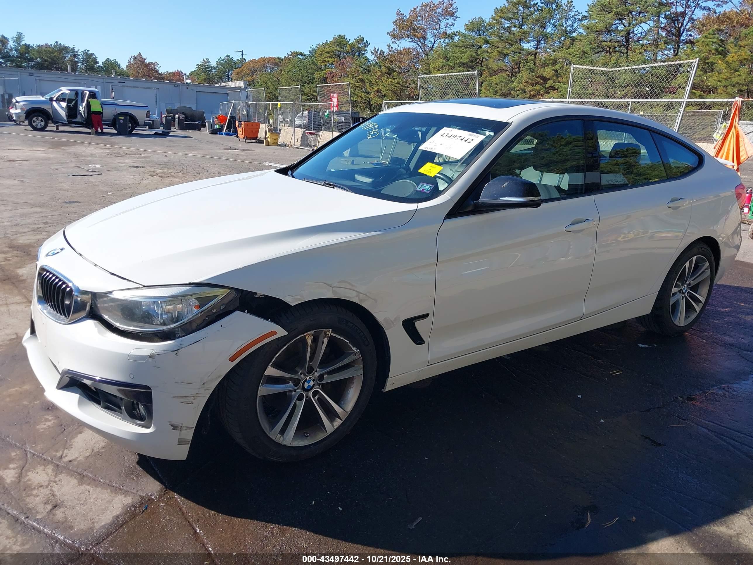 BMW 328I image 6