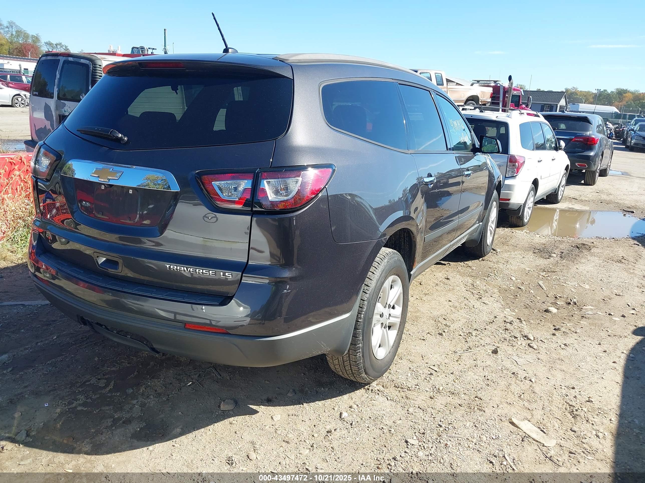 CHEVROLET TRAVERSE image 4