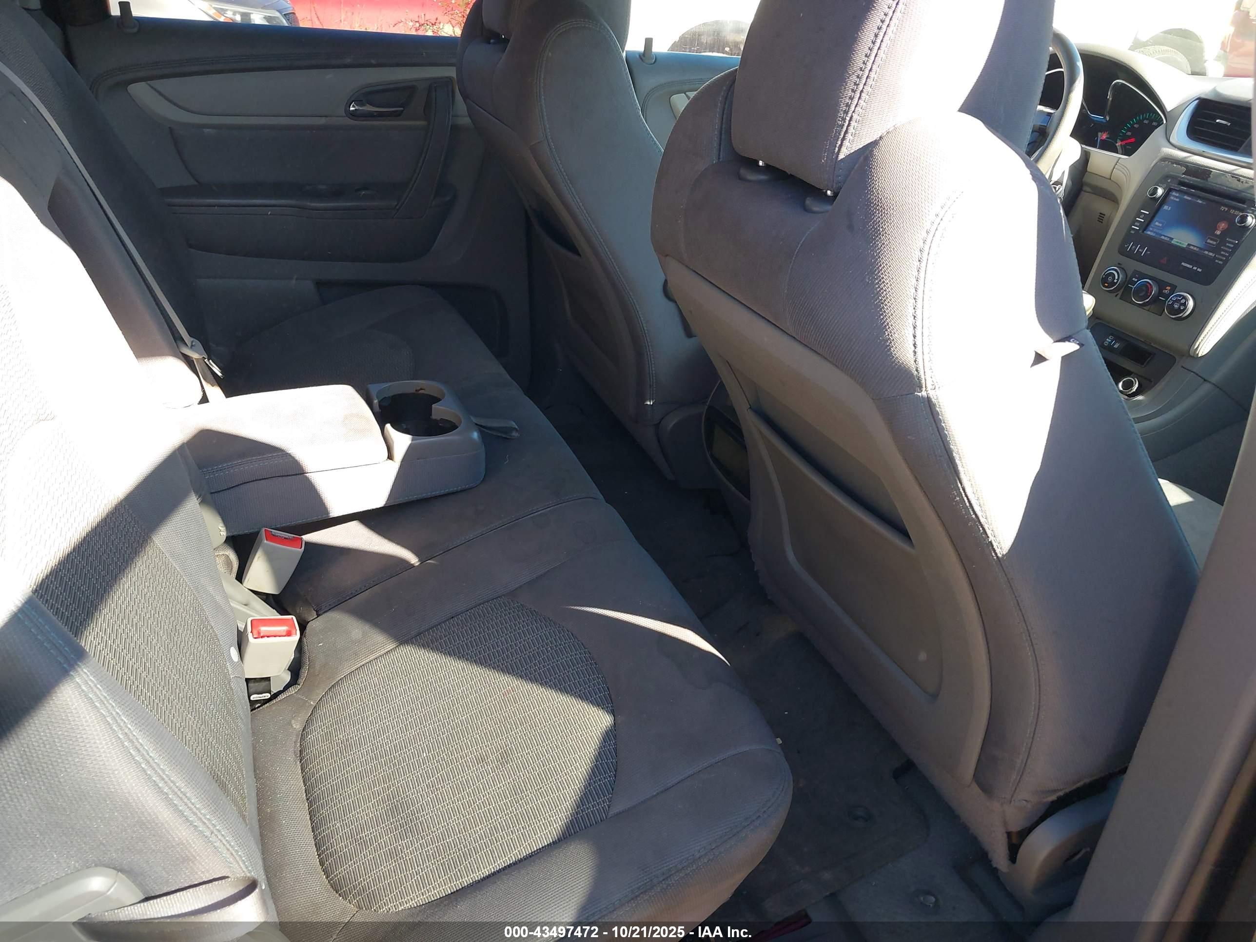 CHEVROLET TRAVERSE image 8
