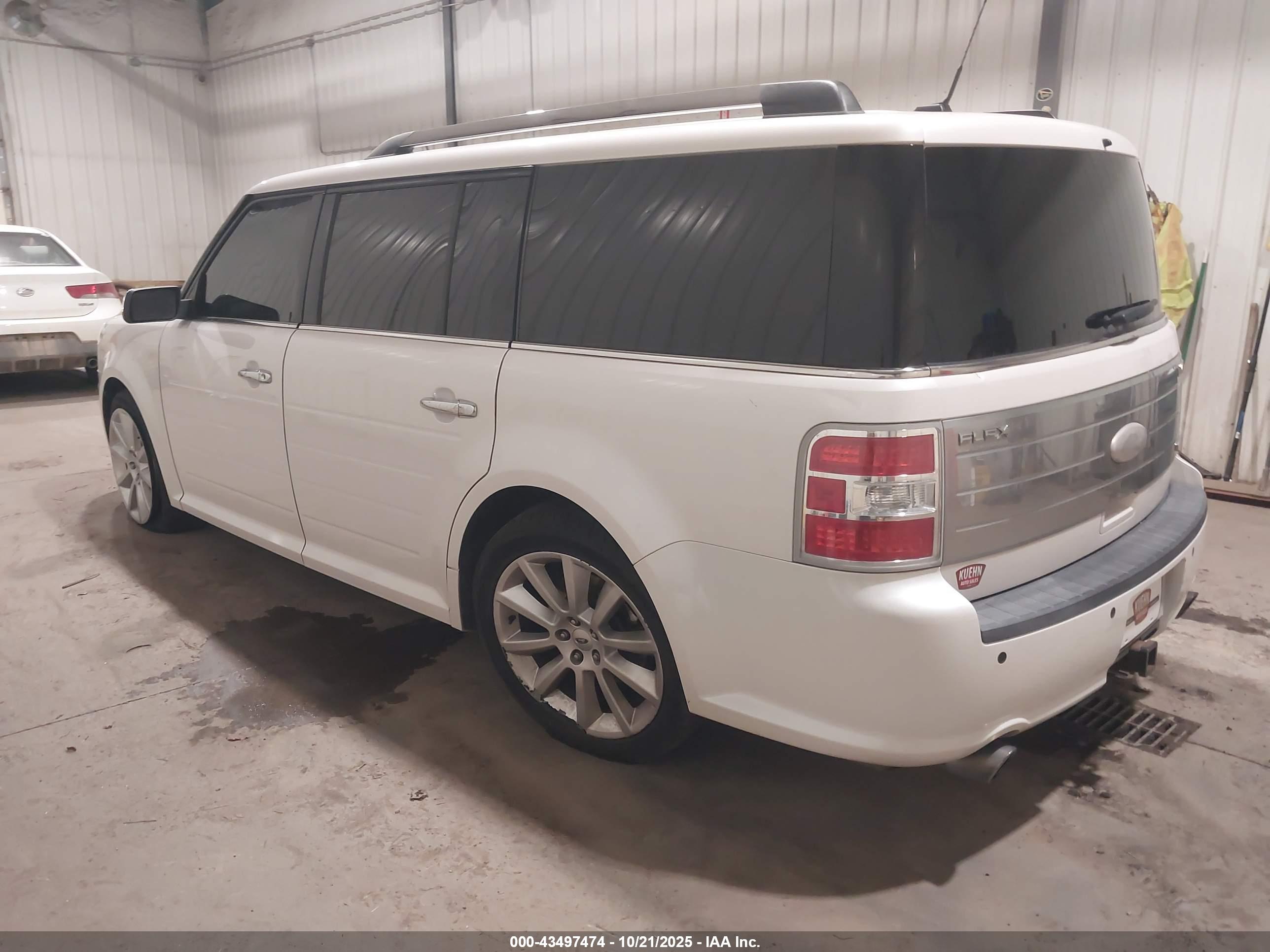 FORD FLEX image 3