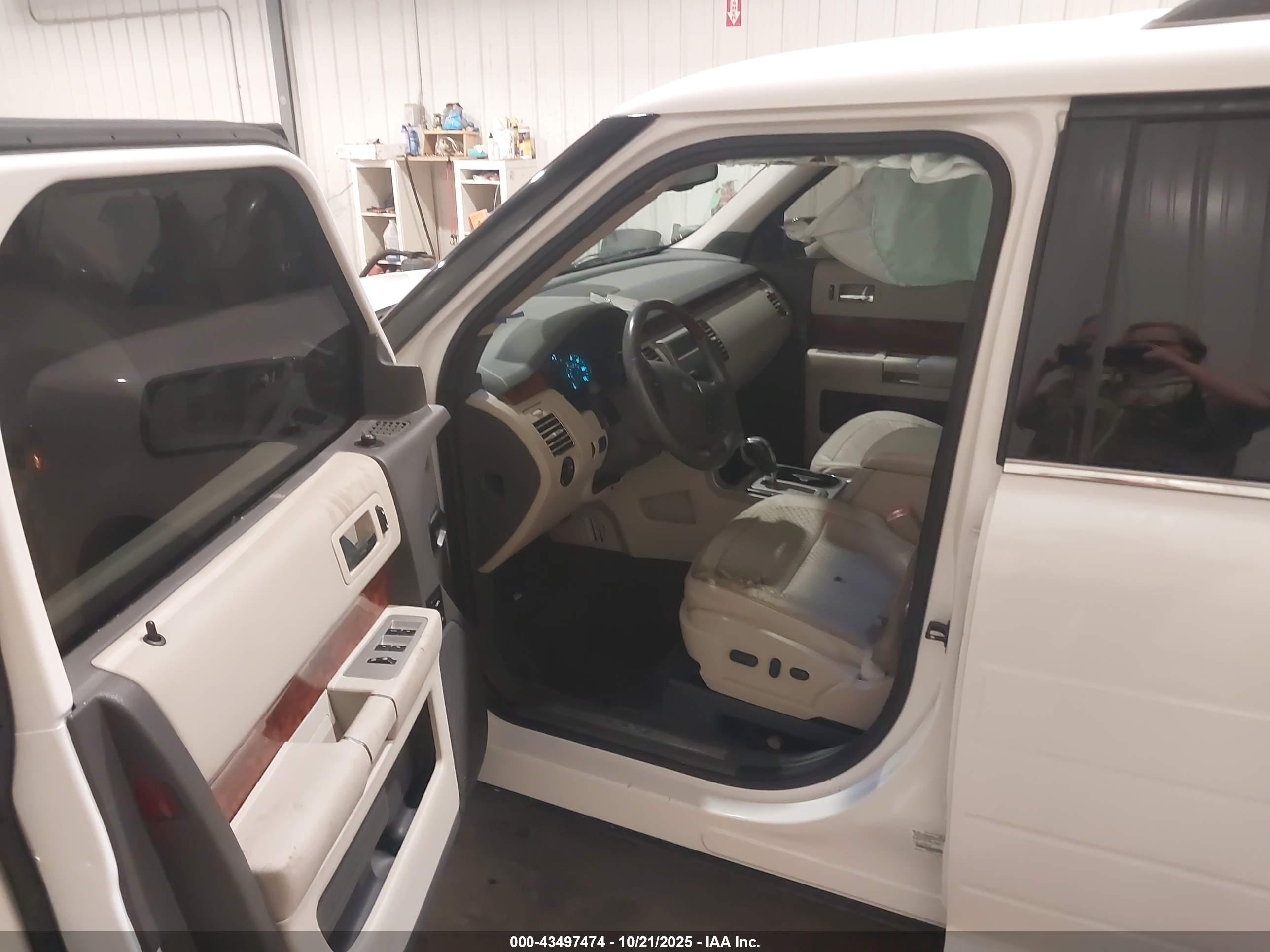 FORD FLEX image 5