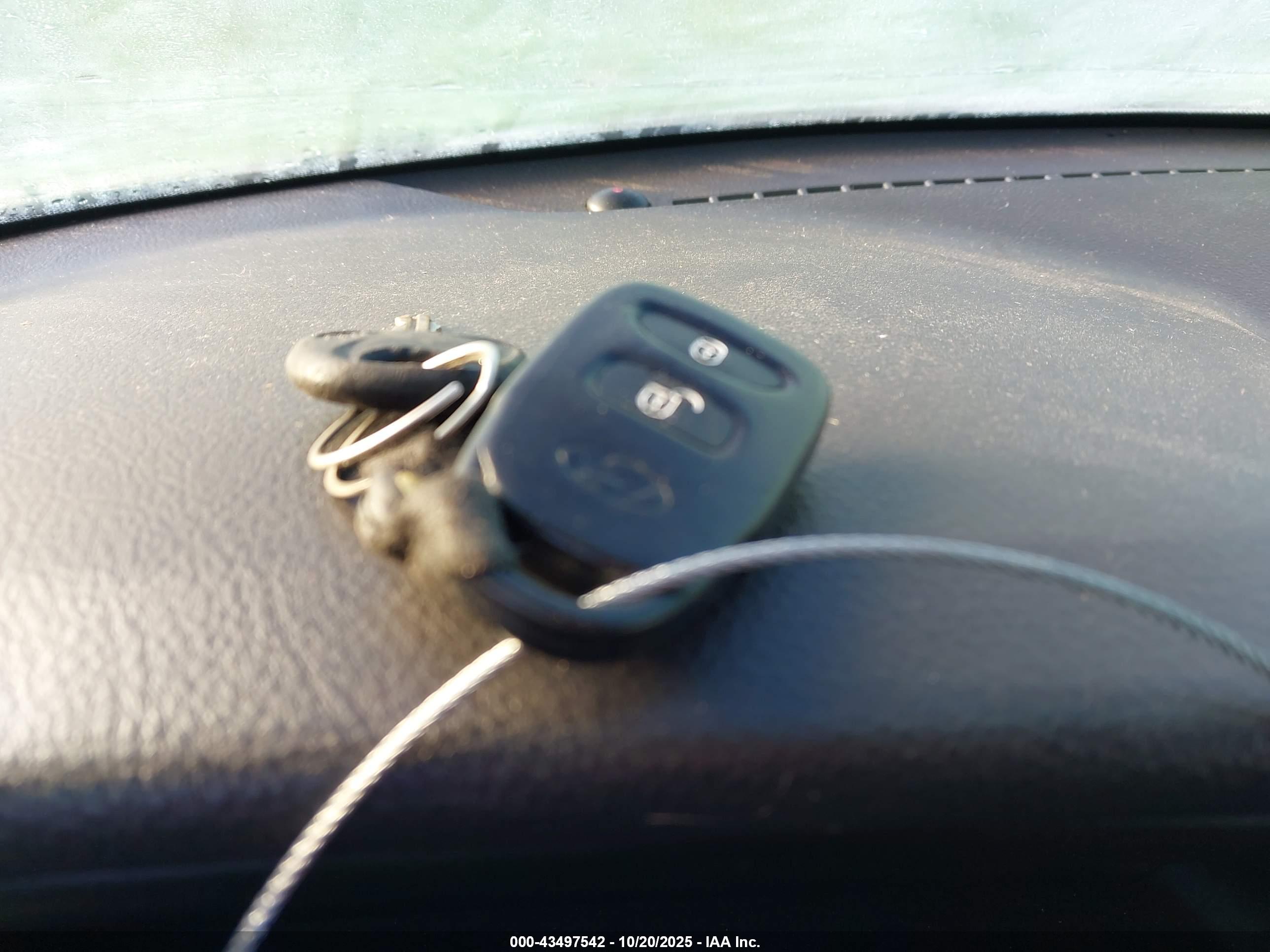 HYUNDAI SANTA image 11