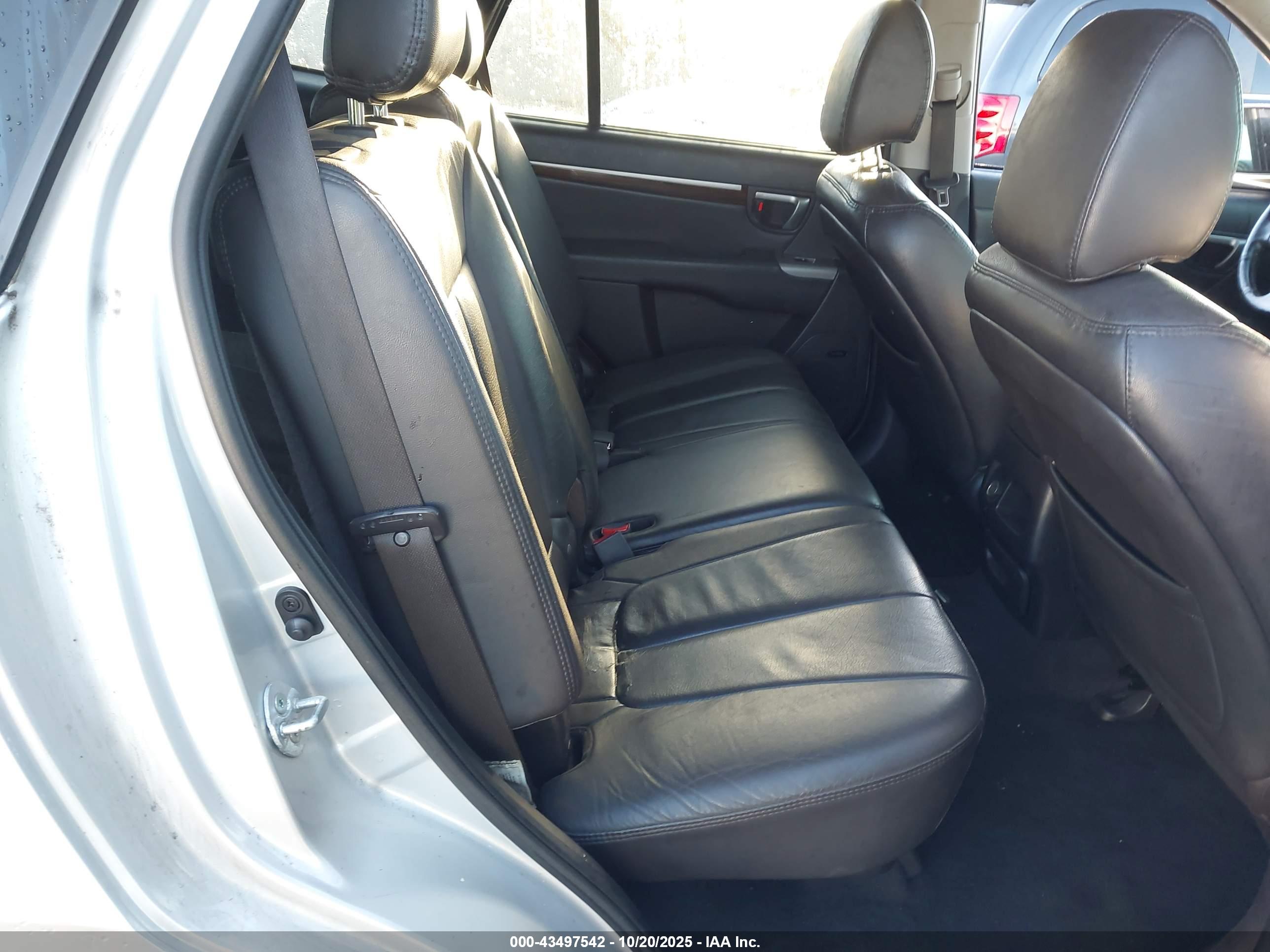 HYUNDAI SANTA image 8