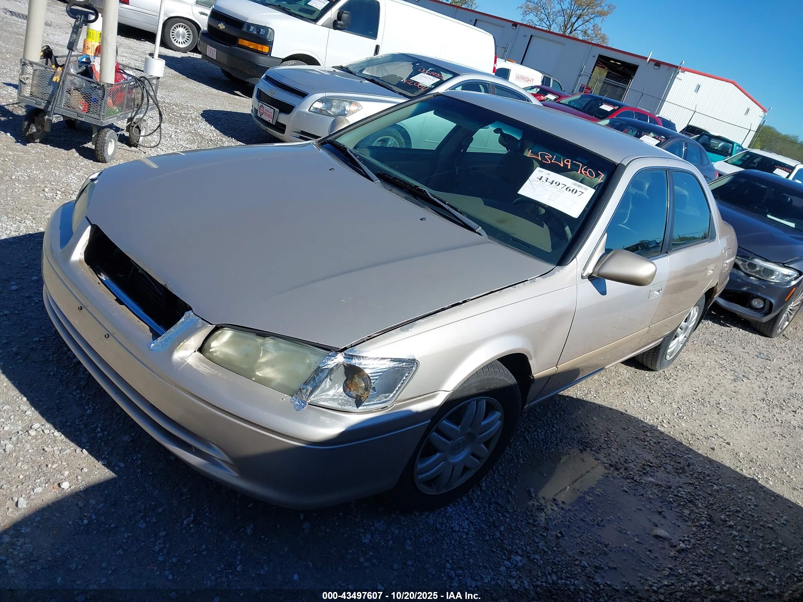 TOYOTA CAMRY image 2