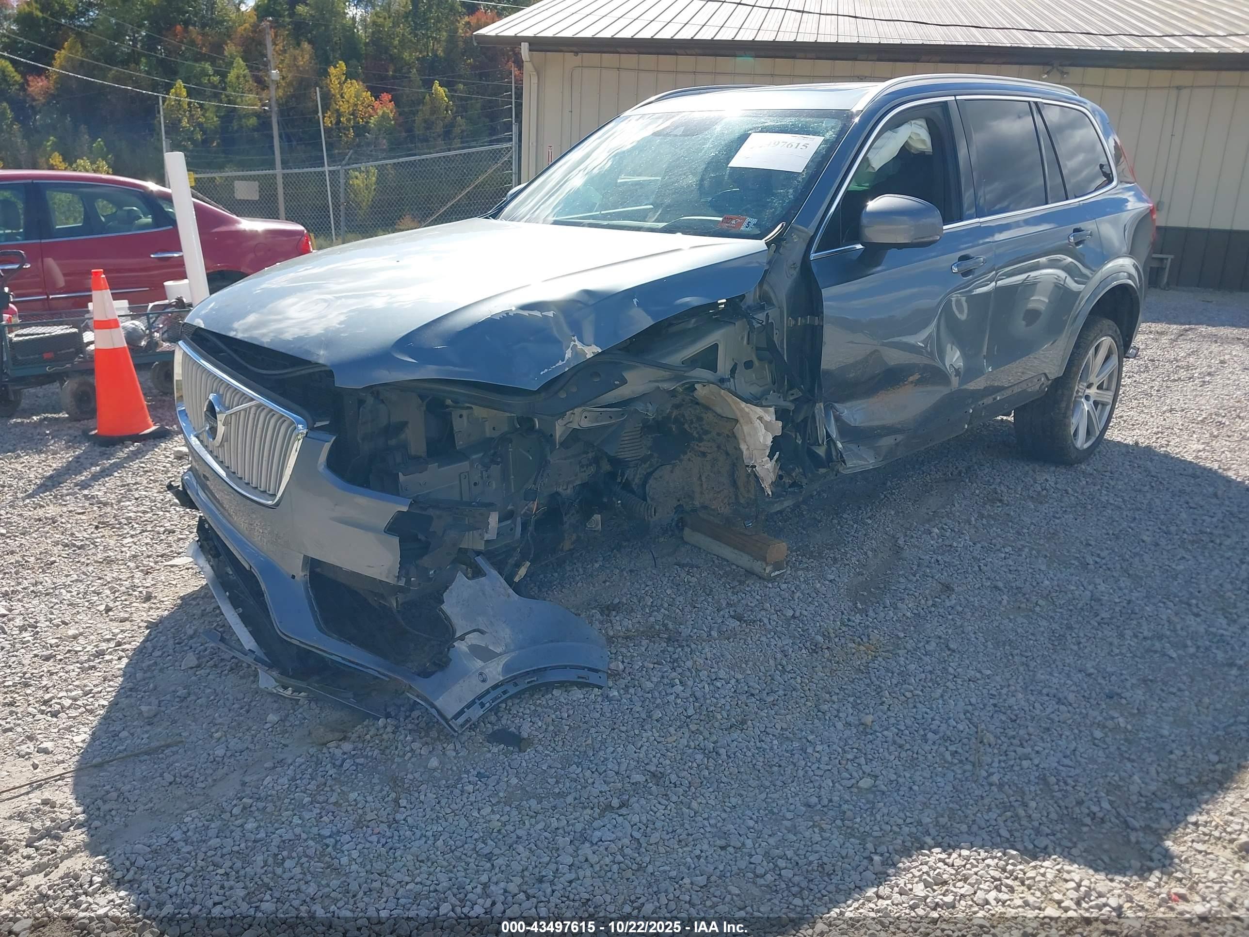 VOLVO XC90 image 2