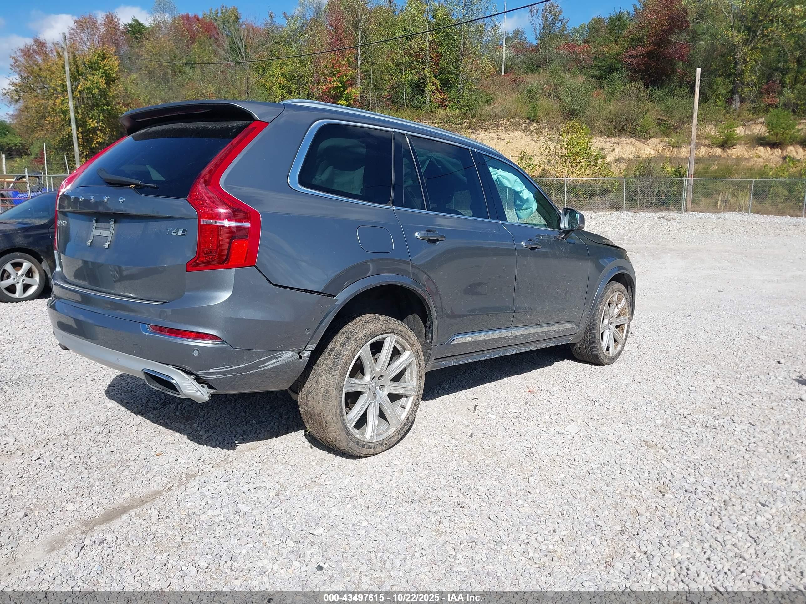 VOLVO XC90 image 4