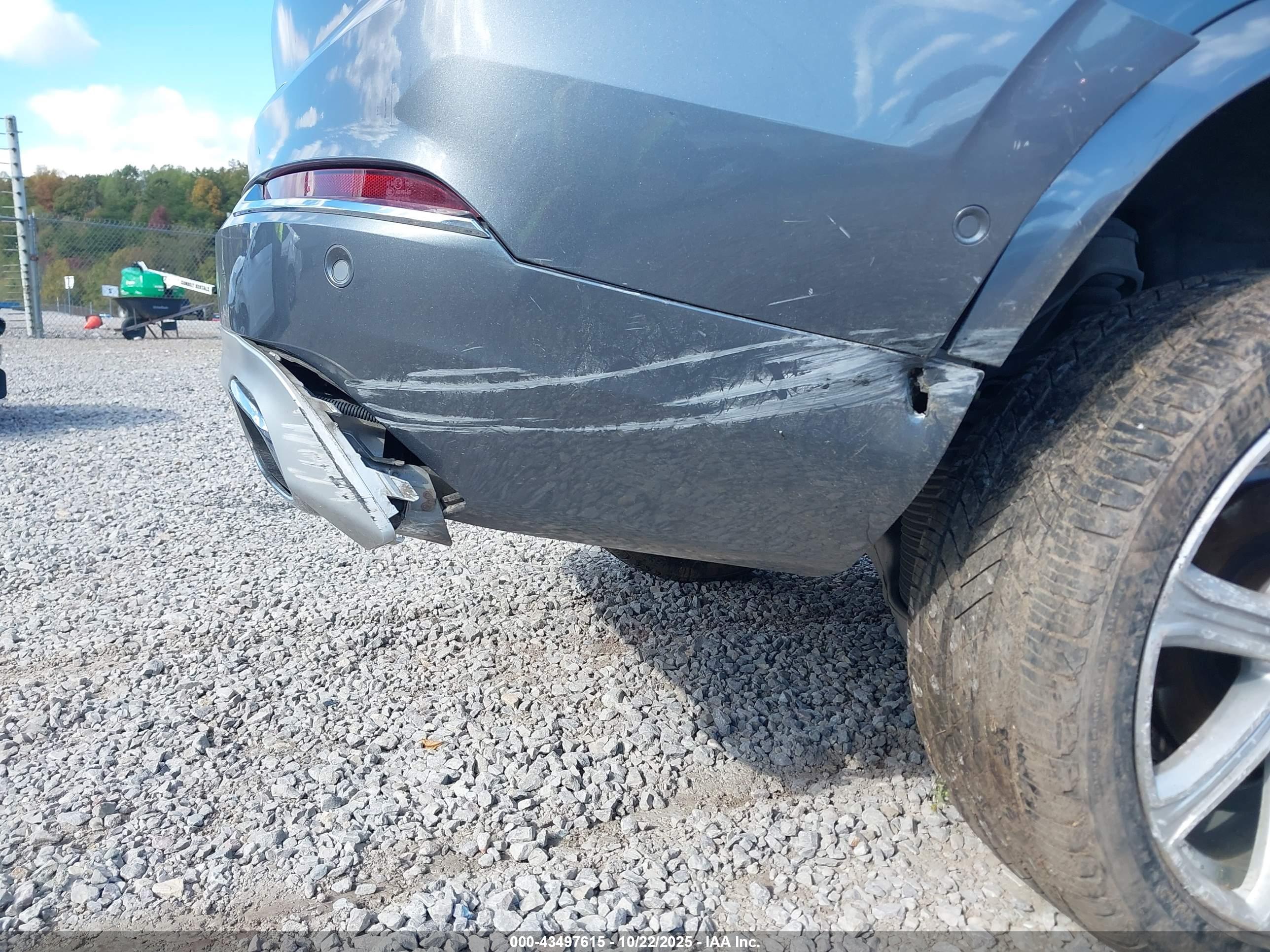 VOLVO XC90 image 6