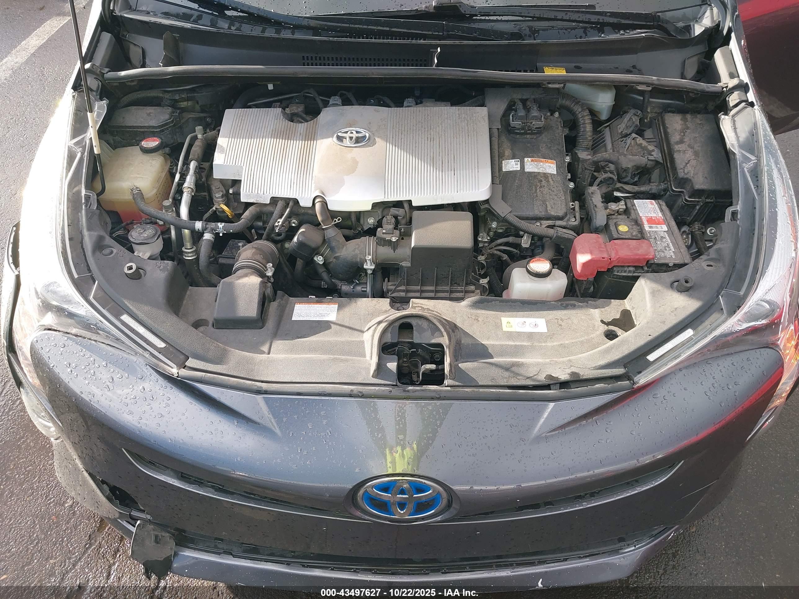 TOYOTA PRIUS image 10