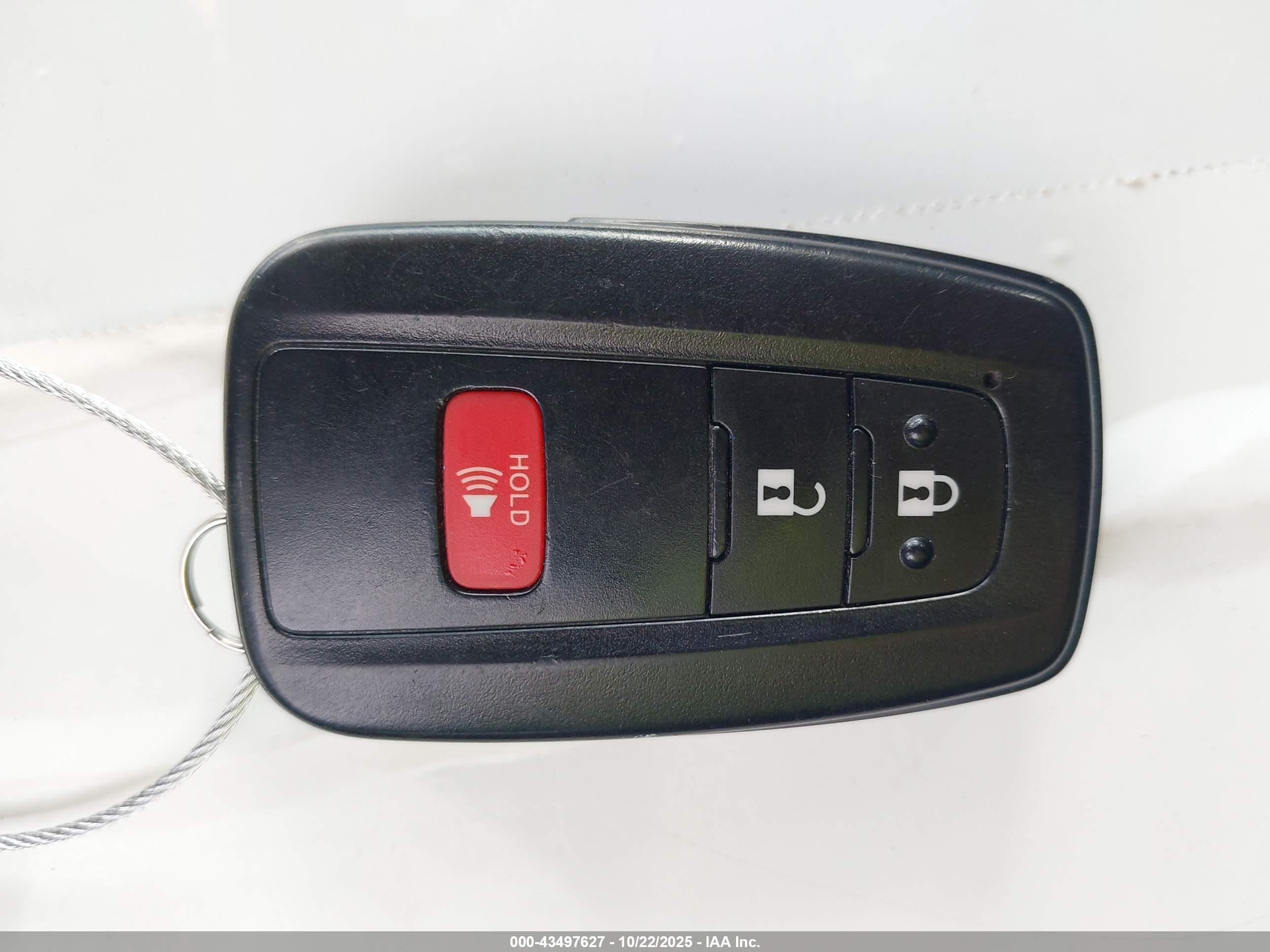 TOYOTA PRIUS image 11