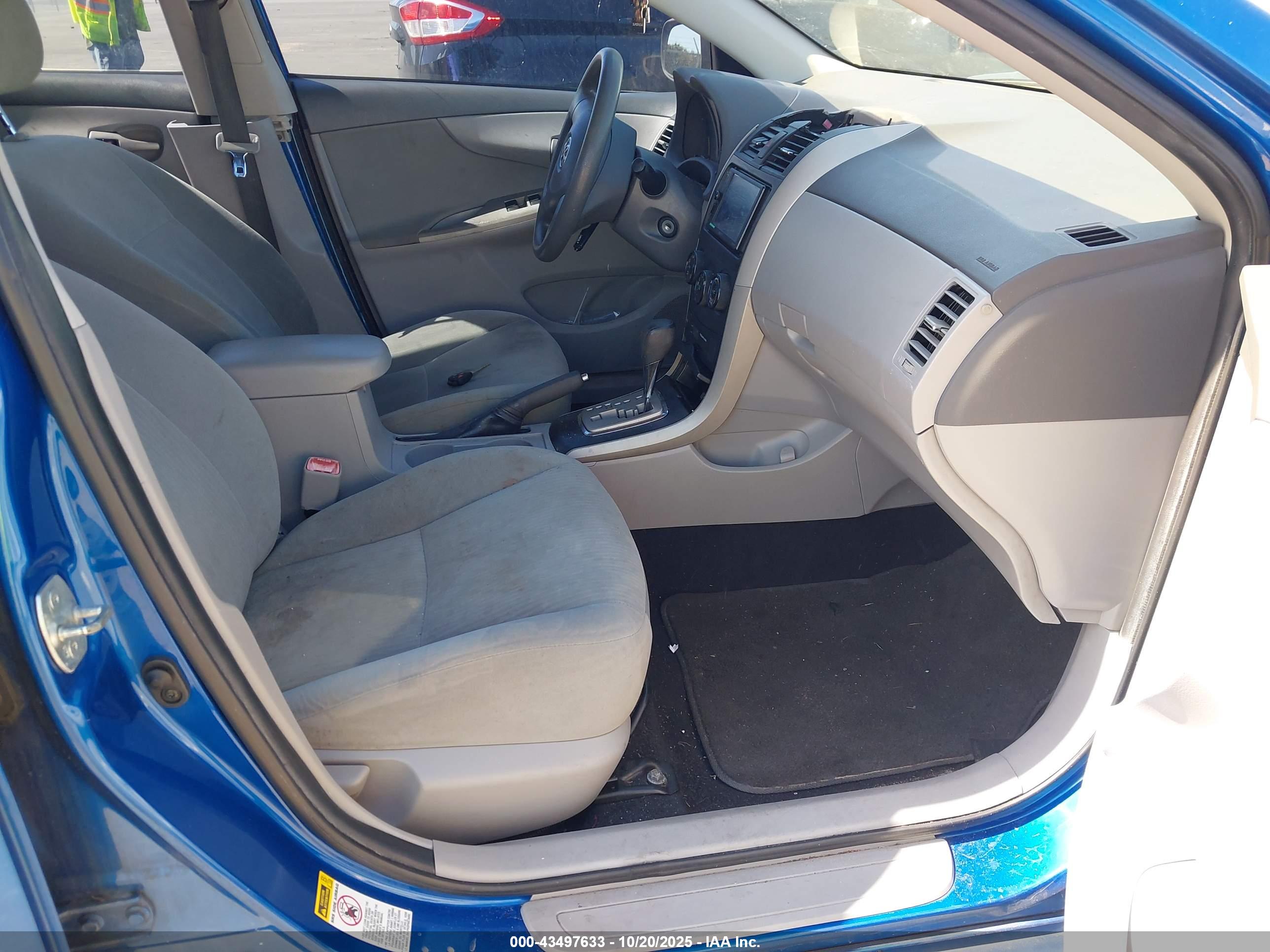 TOYOTA COROLLA image 5