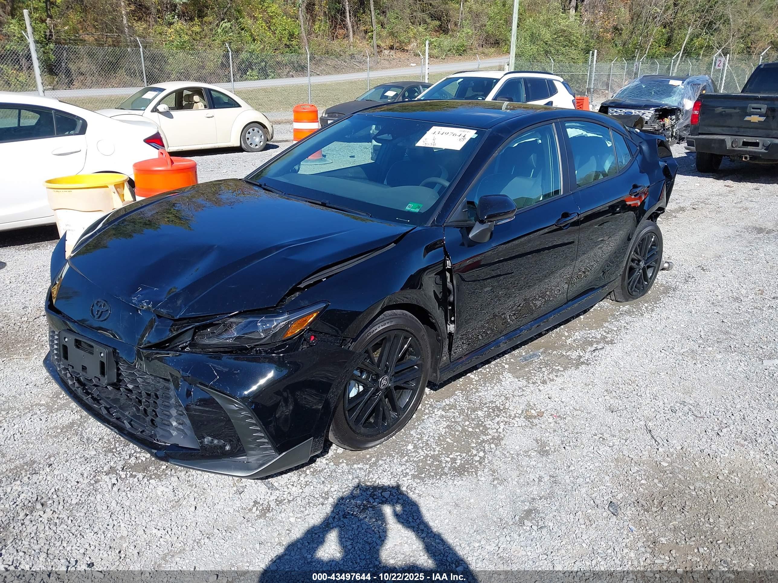 TOYOTA CAMRY image 2