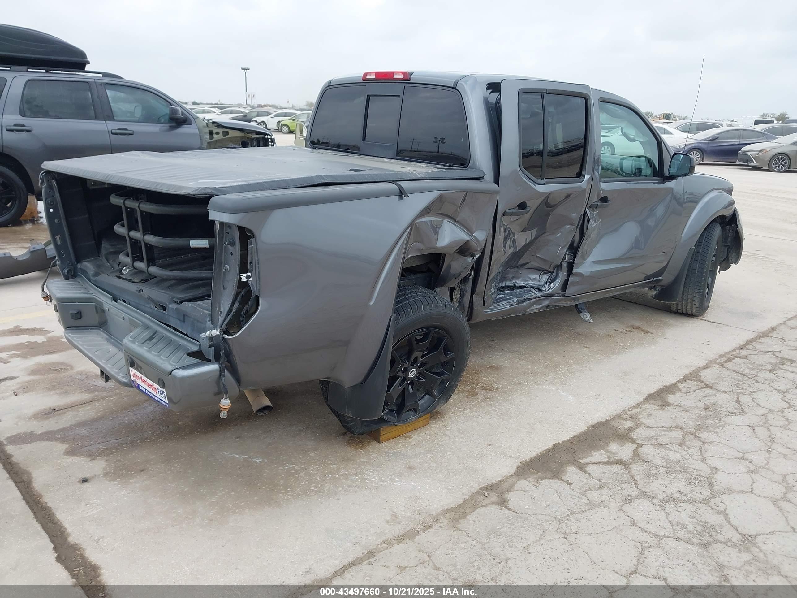 NISSAN FRONTIER image 4